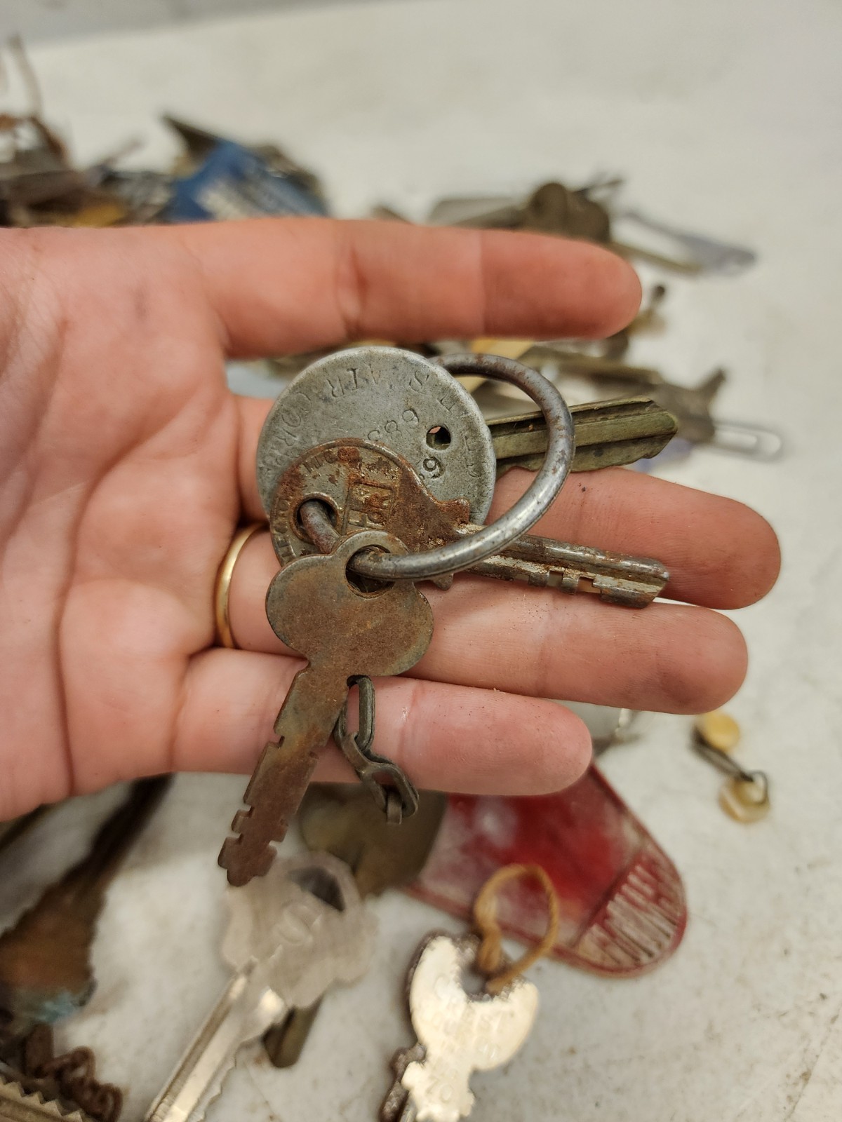 Keys Qty 100+ Assorted Mix, Various Kinds, Great for Crafts.