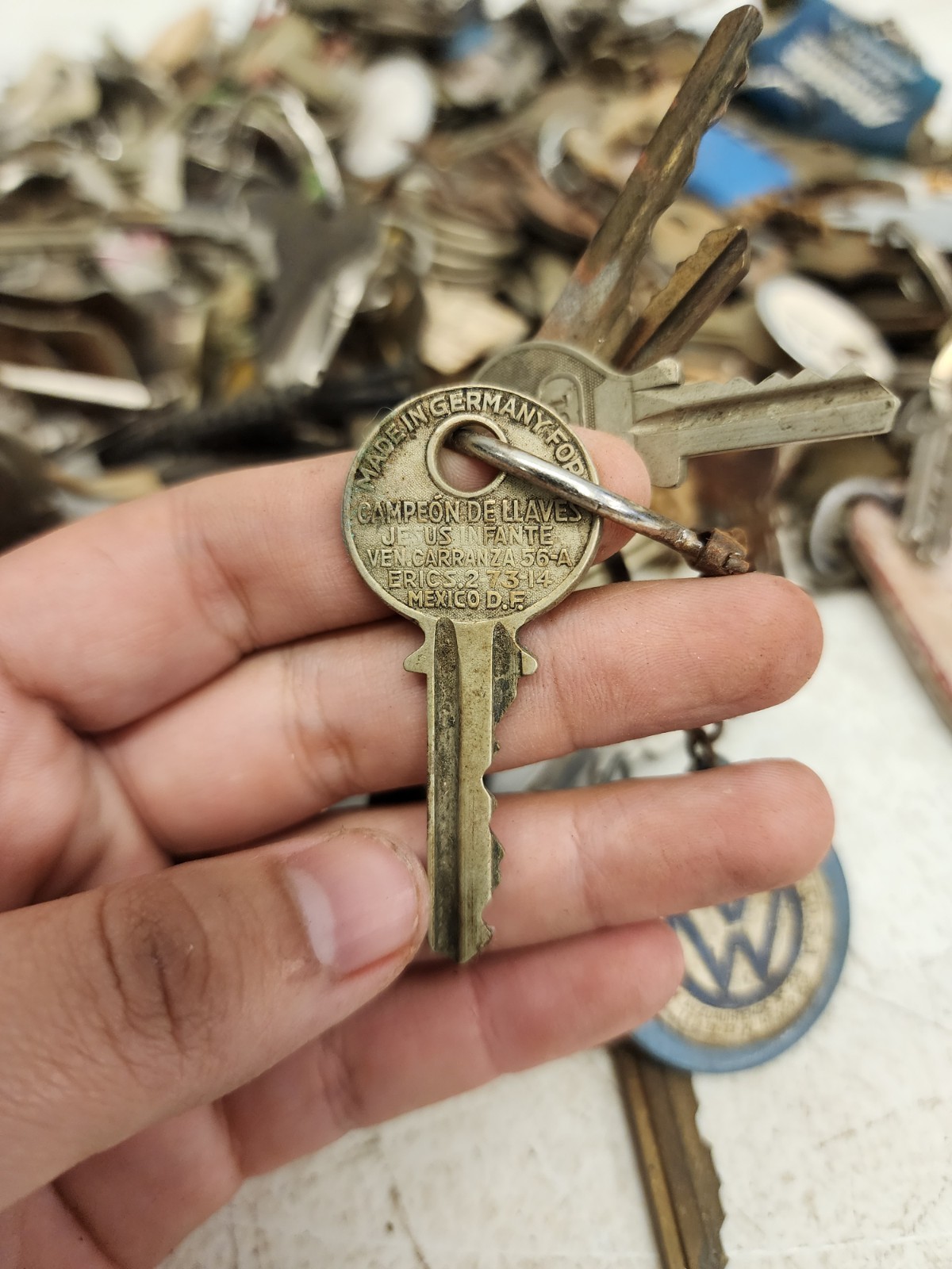 Keys Qty 100+ Assorted Mix, Various Kinds, Great for Crafts.