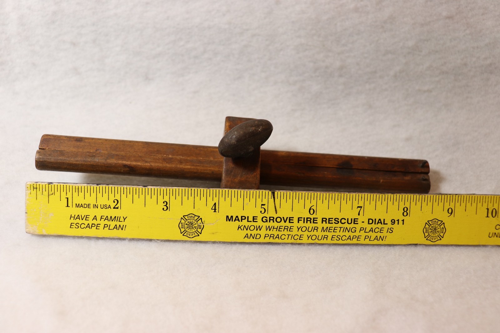 VTG SCARCE UNBRANDED WOOD MARKING GAUGE 2 ADJUSTABLE WOOD RODS INTERESTING PIECE