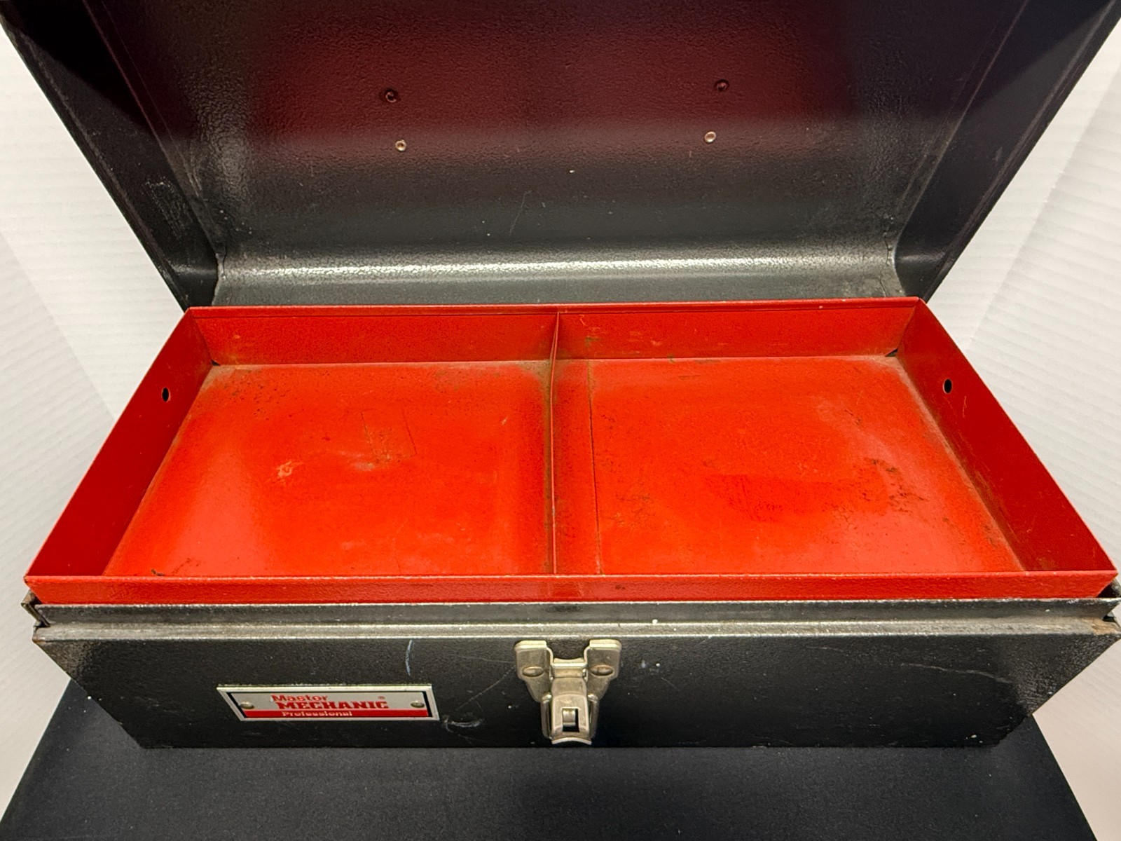 Vintage Metal Master Mechanic Professionals Toolbox w/ LIft Out Tray 15″x7″x6″