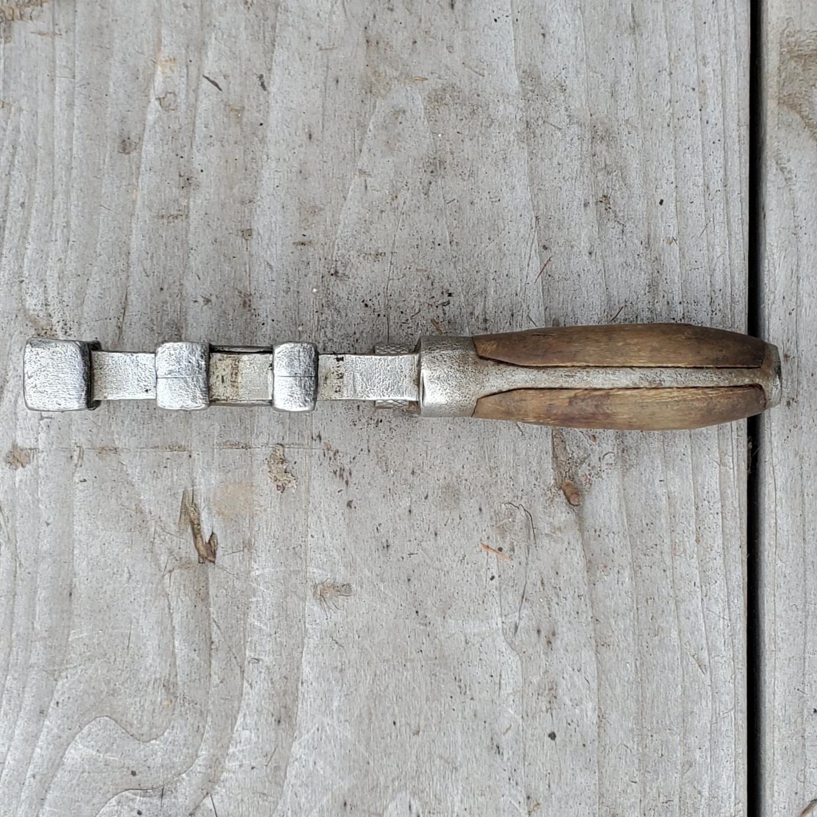 Antique P. S. & W. CO. Solid Bar Adjustable Wrench JAN, 14 1896 Wood Handle 6.5″
