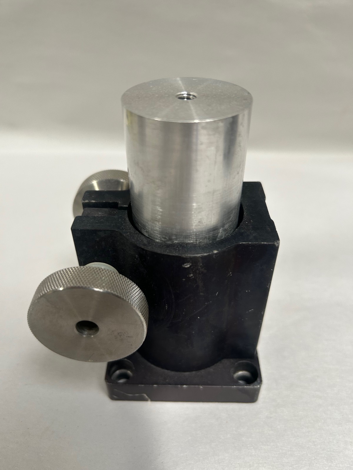 Vintage Newport Research Corp NRC Model 380 Telescoping Post Holder Mount (C10)
