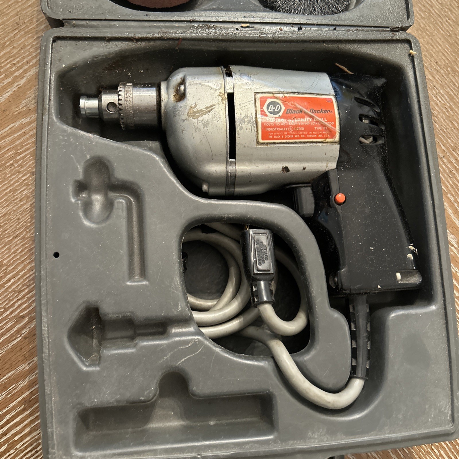 Vintage Black & Decker U-113 1/4″ Drill Kit w Case & Accessories U-100 Drill