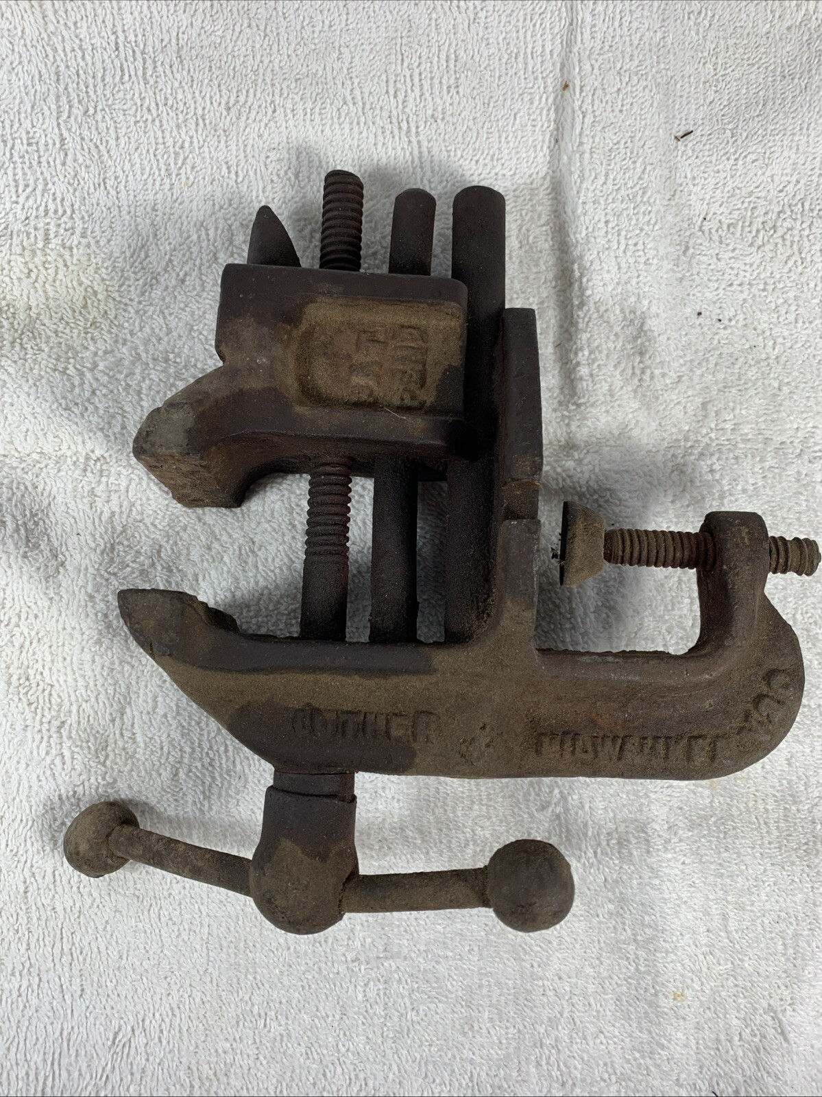 Vintage Luther Clamp-on Vise Milwaukee ~ V20, **for restoration**