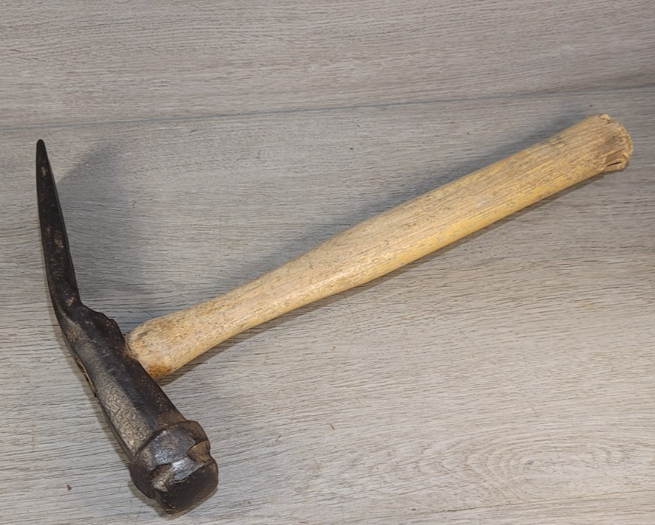 Stone Mason’s Hammer Chisel End Square Striking Face Shaping Trimming Block