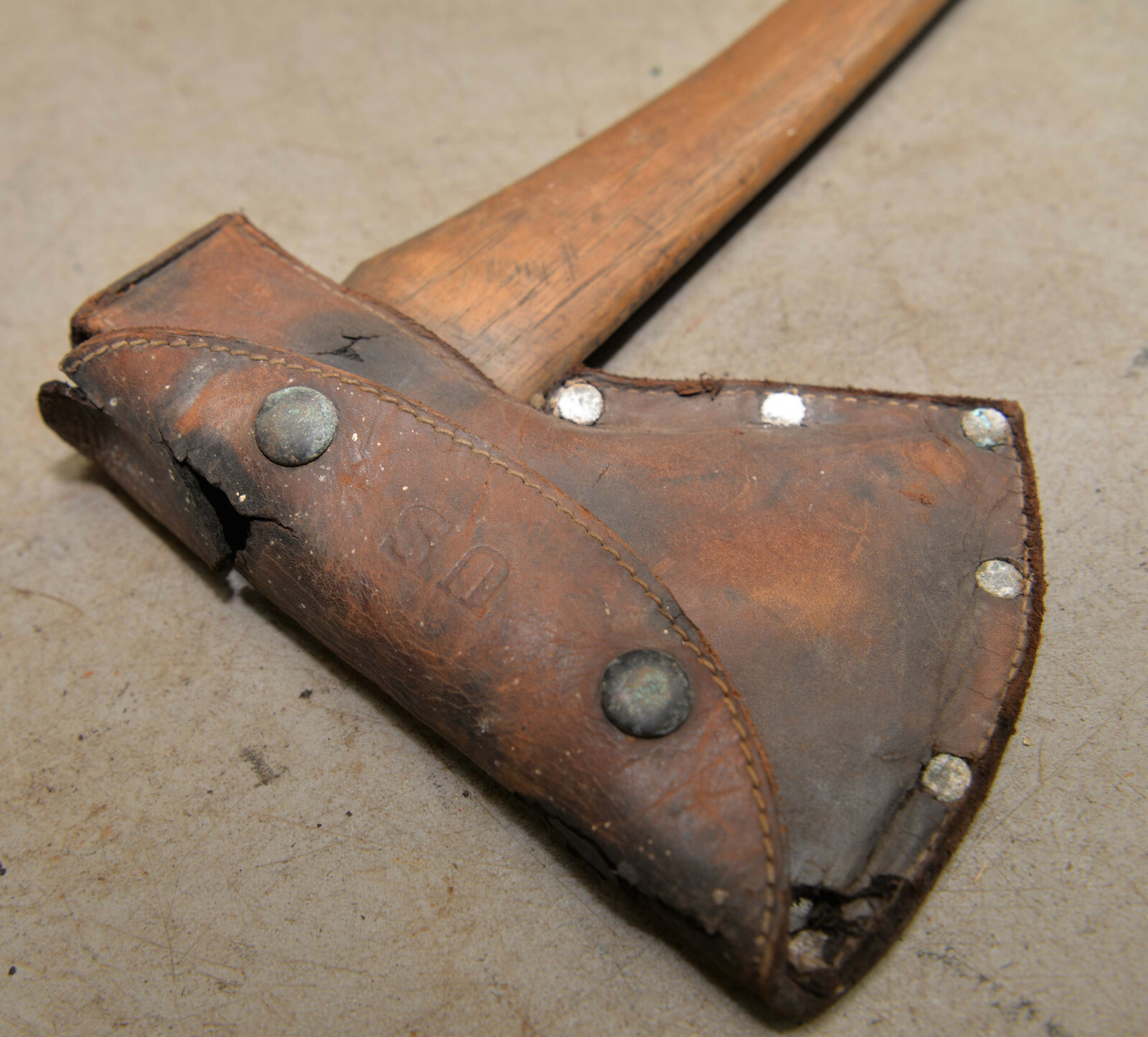 Vintage Collins Hudson Bay style tomahawk axe collectible military tool ax L3