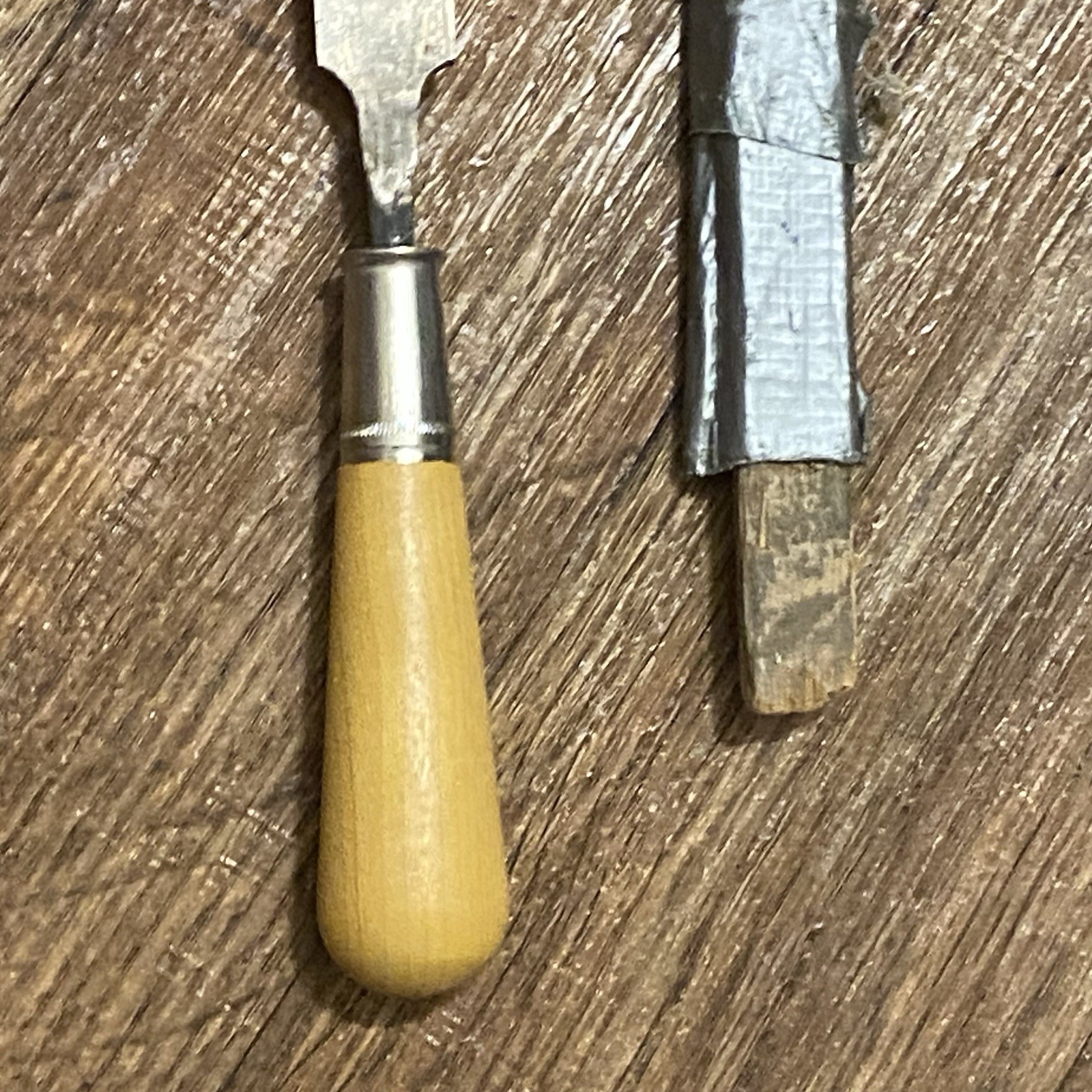Set Lot Of 2 Vintage Steel Metal Chisels Chisel Tools Nicholson & Olympia Wood