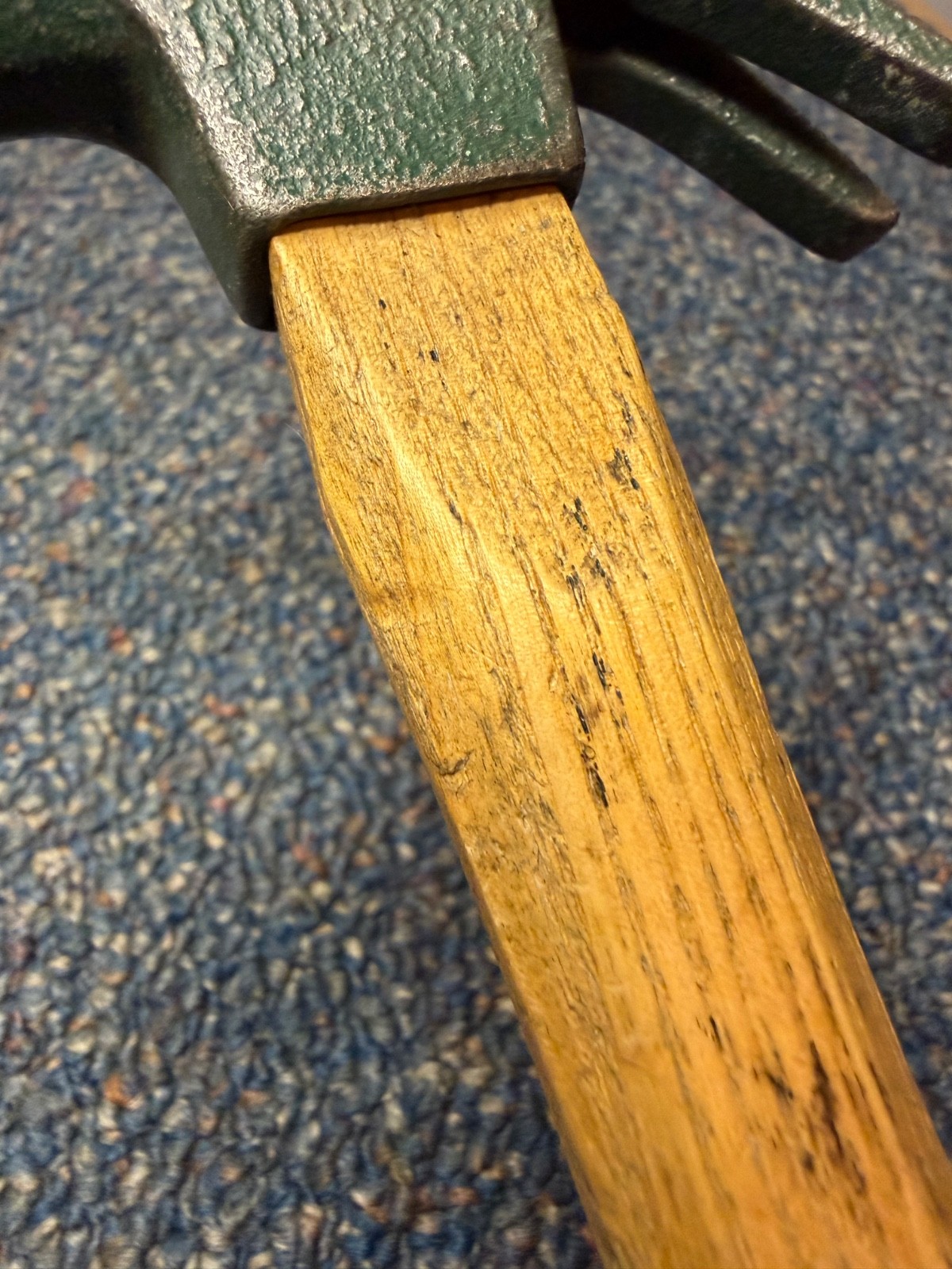 Vtg unbranded 6 oz. claw hammer, octagonal handle, vg condition
