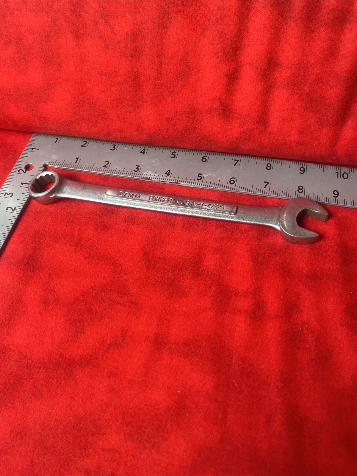 CRAFTSMAN -V- 42929 COMBINATION WRENCH, 12 point, 17mm FORGED USA (t53)