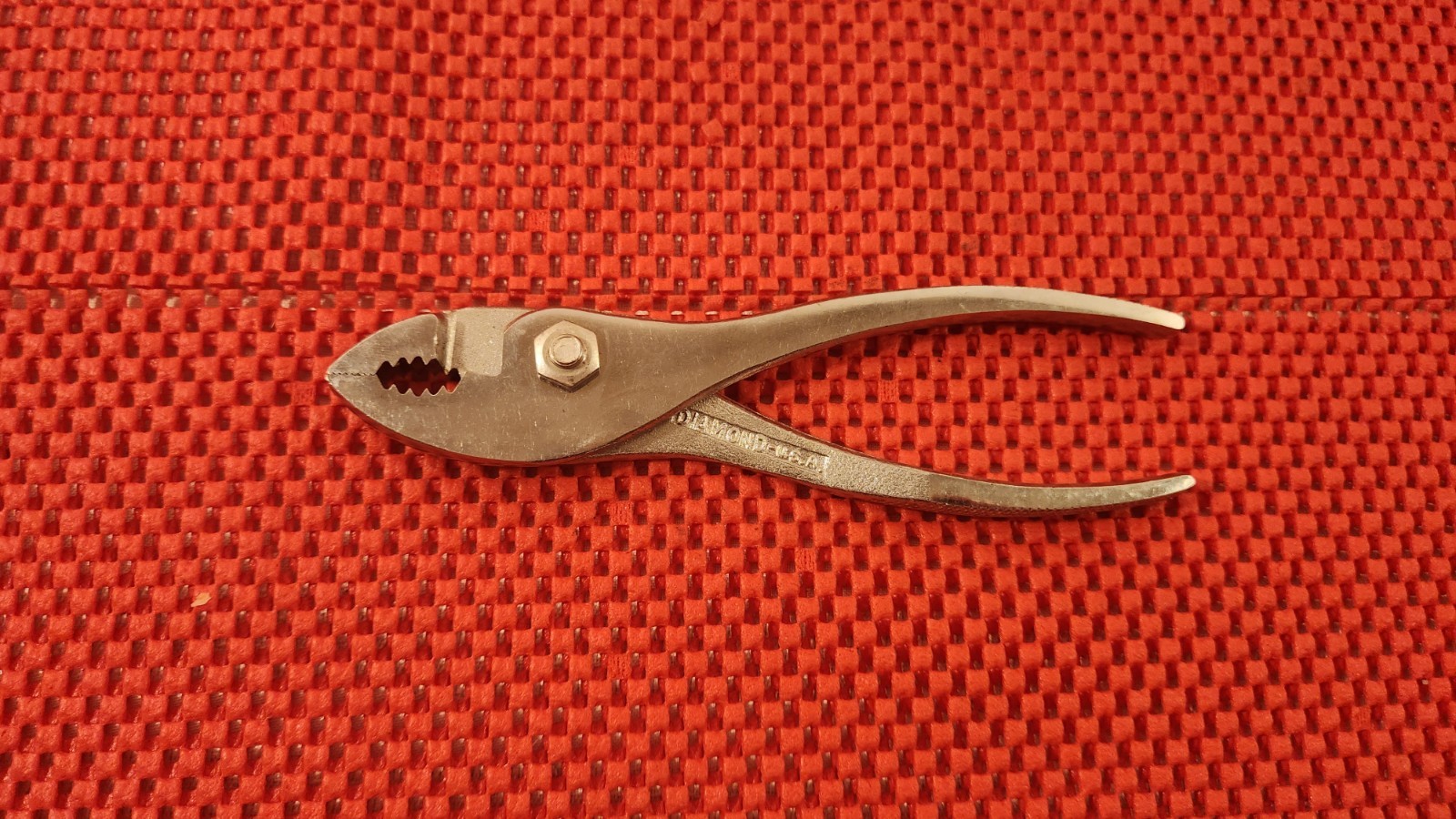DIAMOND 6″ SLIP-JOINT PLIERS MADE IN THE U.S.A.