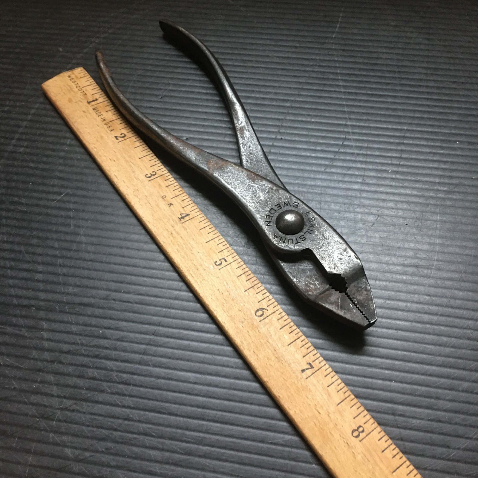 Vintage Eskilstuna Sweden Classic Pliers Hand Tool Swedish 7″L x 2.25″W