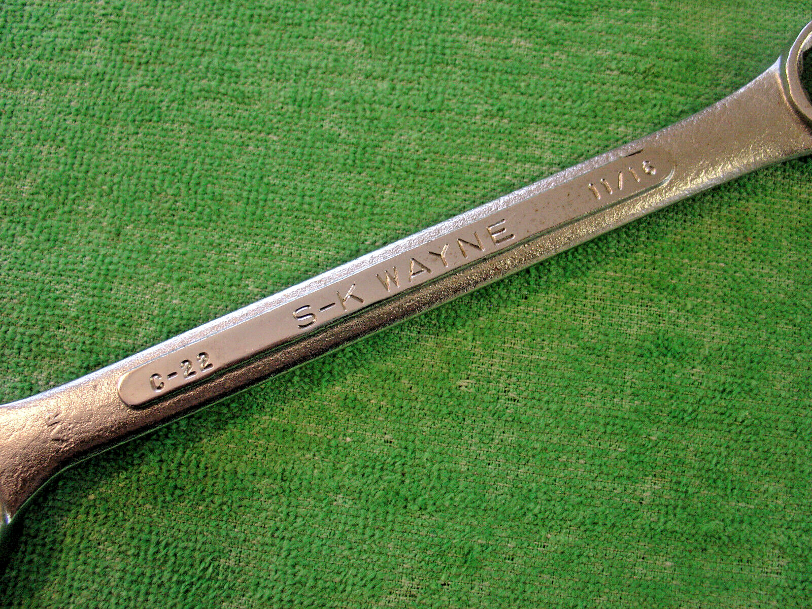 VINTAGE S-K WAYNE No.C-22 = 11/16″ COMBINATION WRENCH 12pt. MADE IN USA
