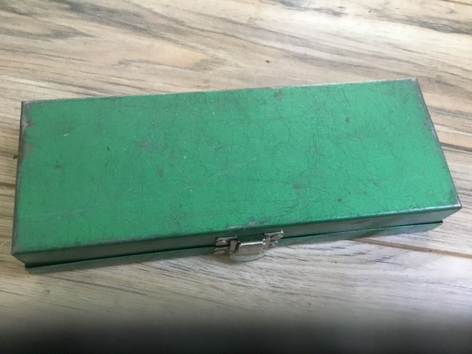 Vintage Sears 9 Piece Metric 3/8″ Drive 12-PT. Sockets in Metal Case Taiwan