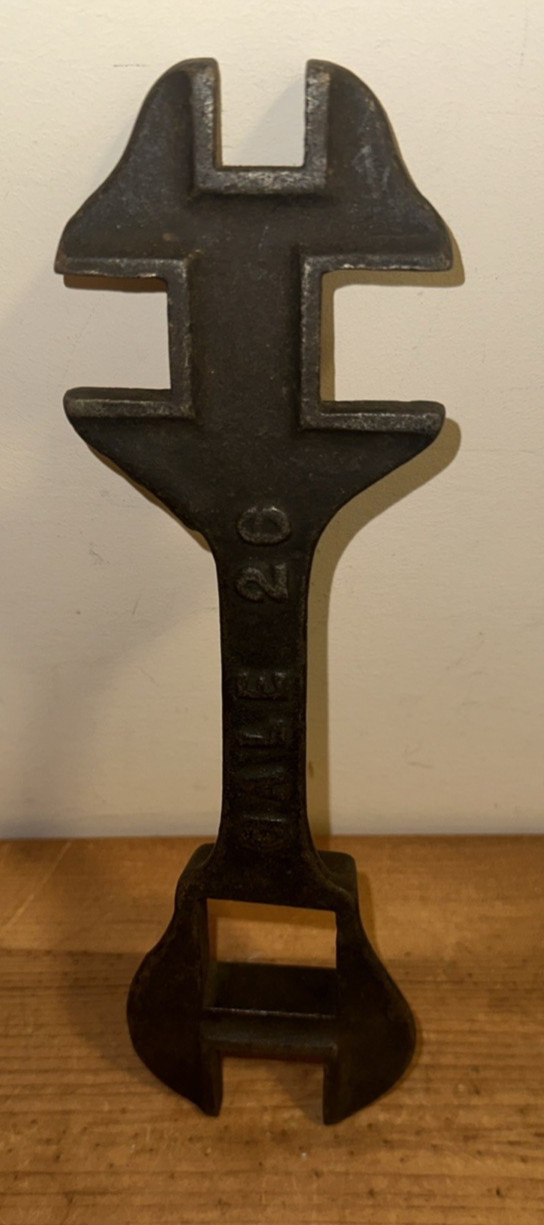 Vintage Gale Mfg Company Farm Implement Tractor Square Wrench Cast Iron Tool 10″