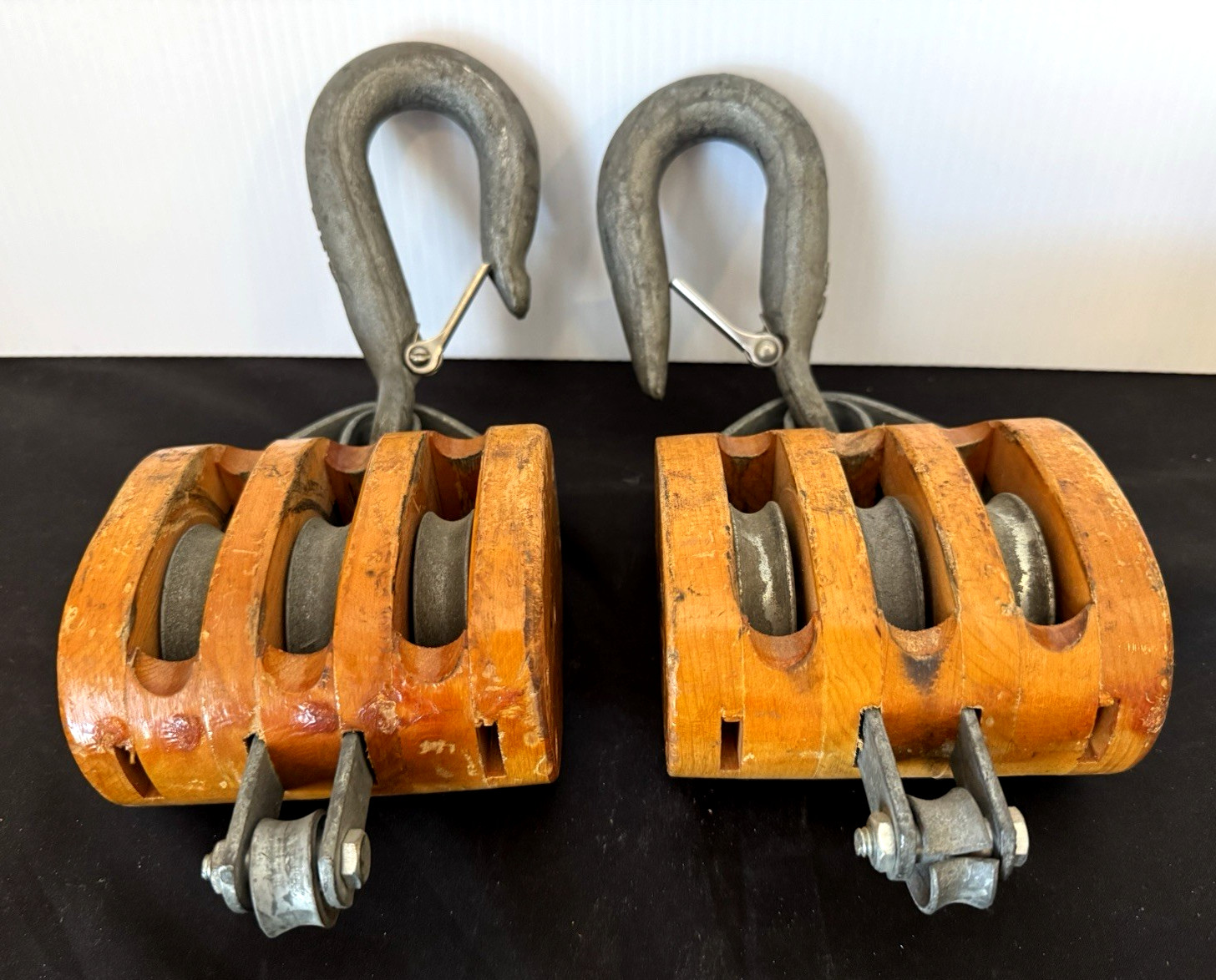 (2) VTG. MCKISSICK CROSBY WOOD PULLY 3 WHEEL BLOCK & TACKLE 23-4 (3 WHEEL&HOOK)