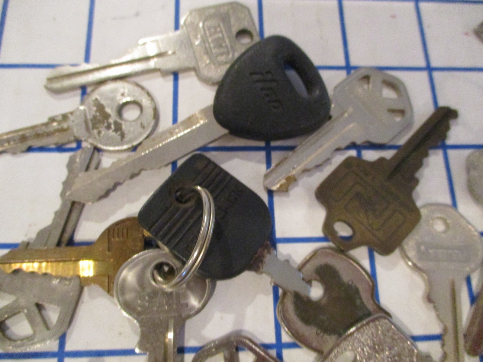 Vntg Lot 50+ Home/Auto Keys: Yale, Tita, Cole, U.S. Lock, Kwikset, HWI,GM. Ford+