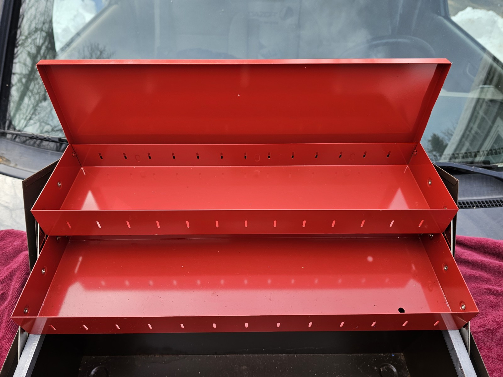 Vintage Waterloo Hip Roof Double Latch Metal Tool Box 19″L x 10″W x 13″H