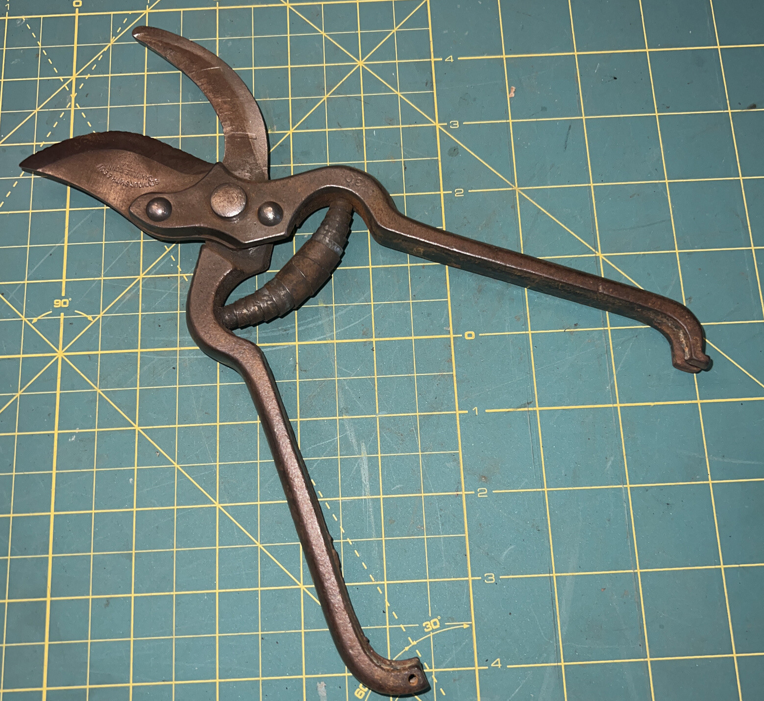 Vintage Seymour Smith Pruning Shears Clippers Oakville Conn. – See Pictures