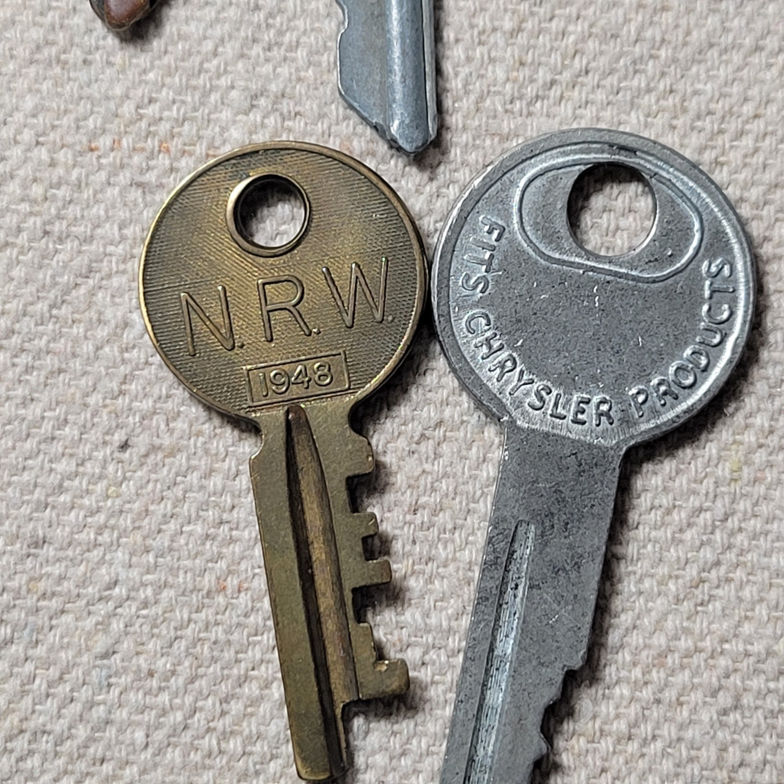 Lot of 15 Vintage Keys Used Cut for Cars Doors Padlocks Master Lock MasterLock