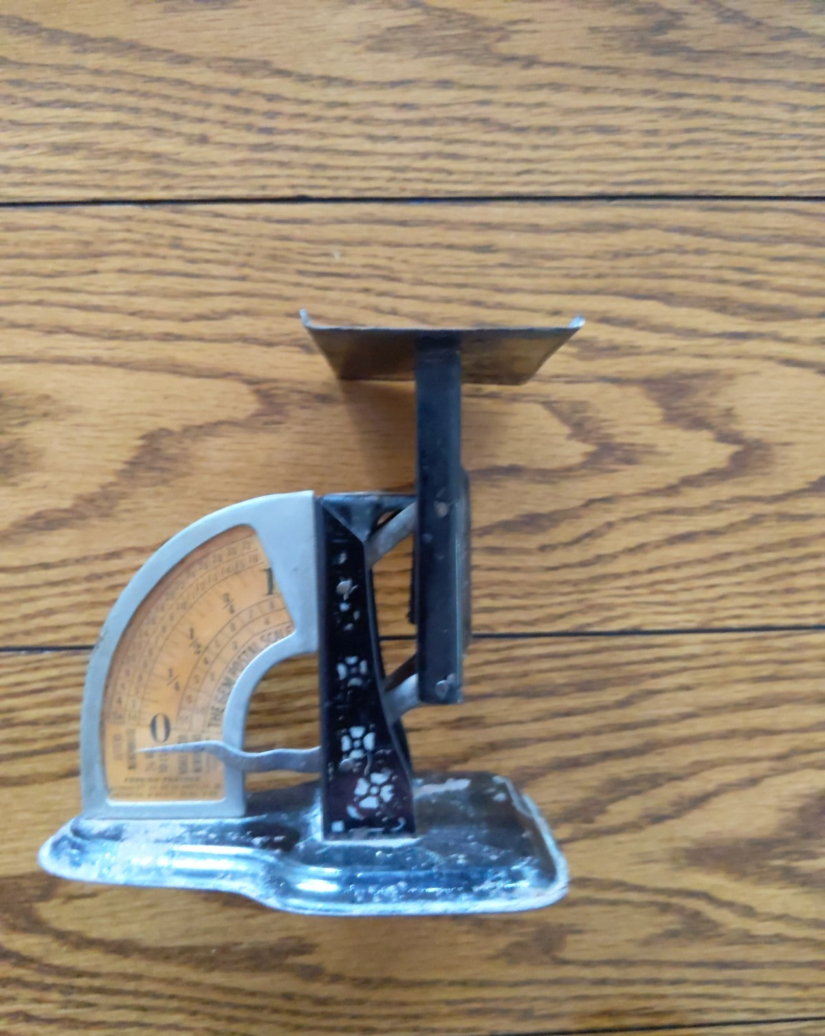 Small antique The Gem Postal Scale Pat. 1904 black with white flowers 8.25″ tall