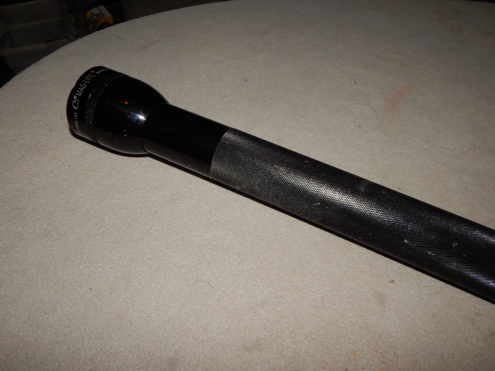 Vintage? Mag Co Mag-Lite Police Flashlight 19 1/2″ Long Works Estate Find