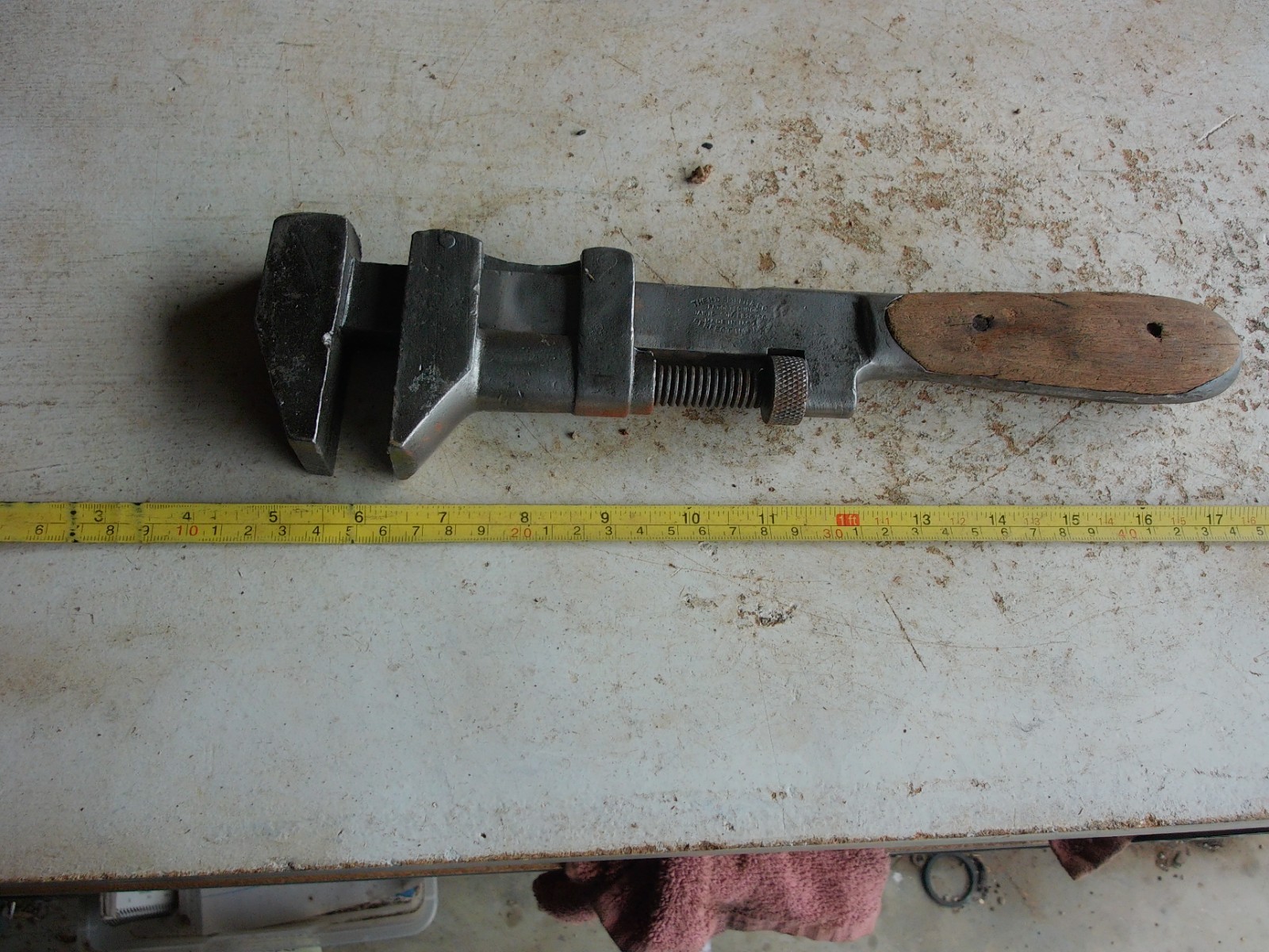 Vintage 12″ H.D. Smith Wood Handle Adjustable Wrench Lot 26-22-N2