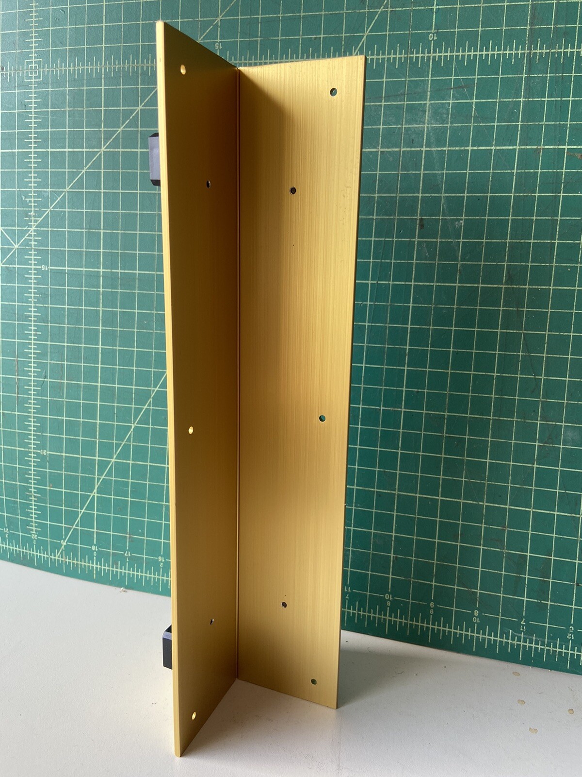 4 way corner level