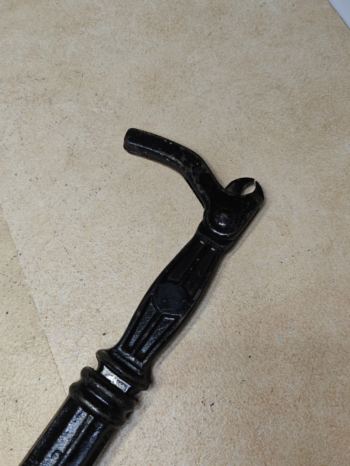 Vintage Crescent Bridgeport 56 Suregrip Slide Handle Nail Puller
