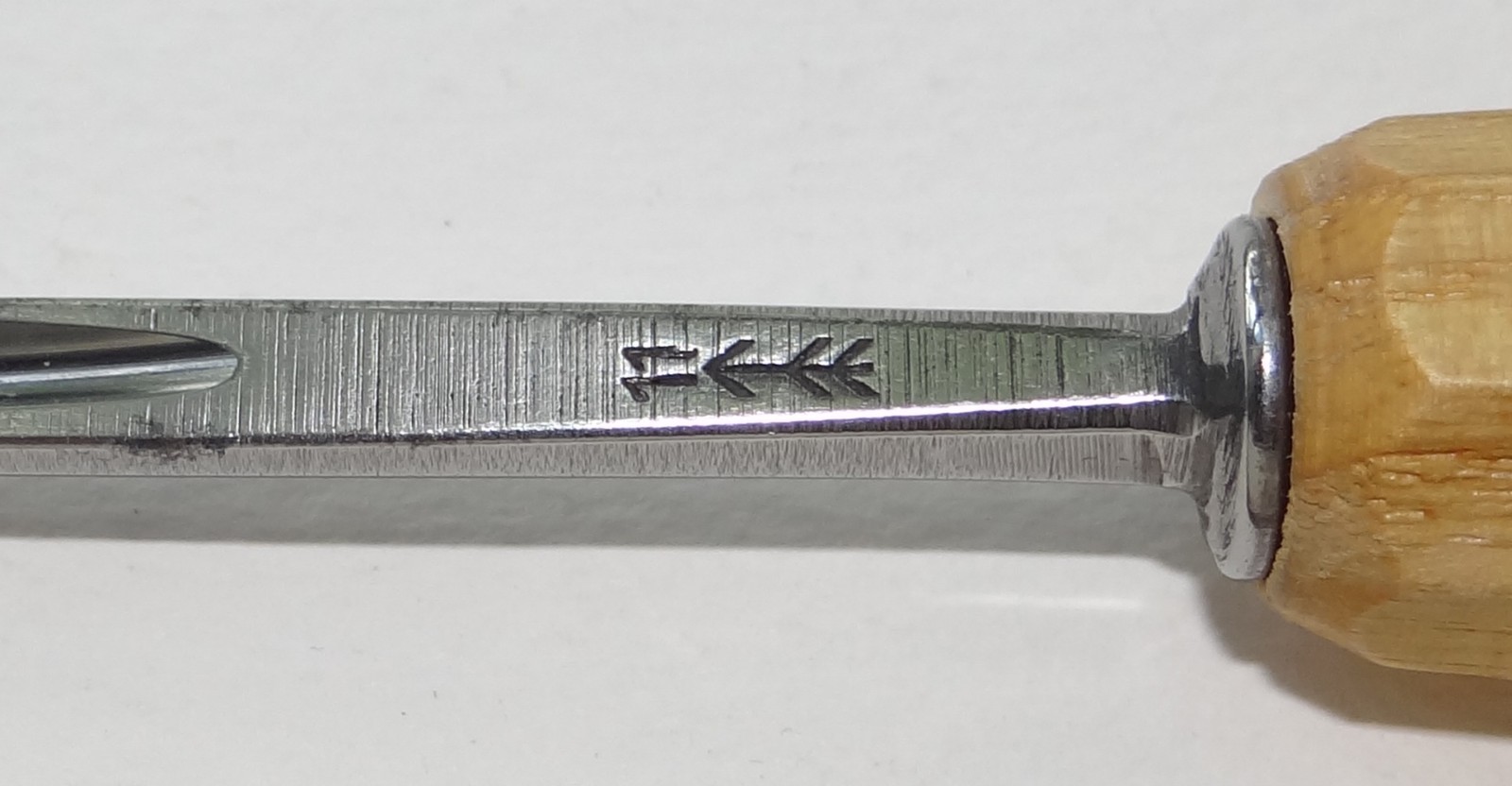 Pfeil Swiss Made Gouge D11/3, 3 mm at Tip – Excellent