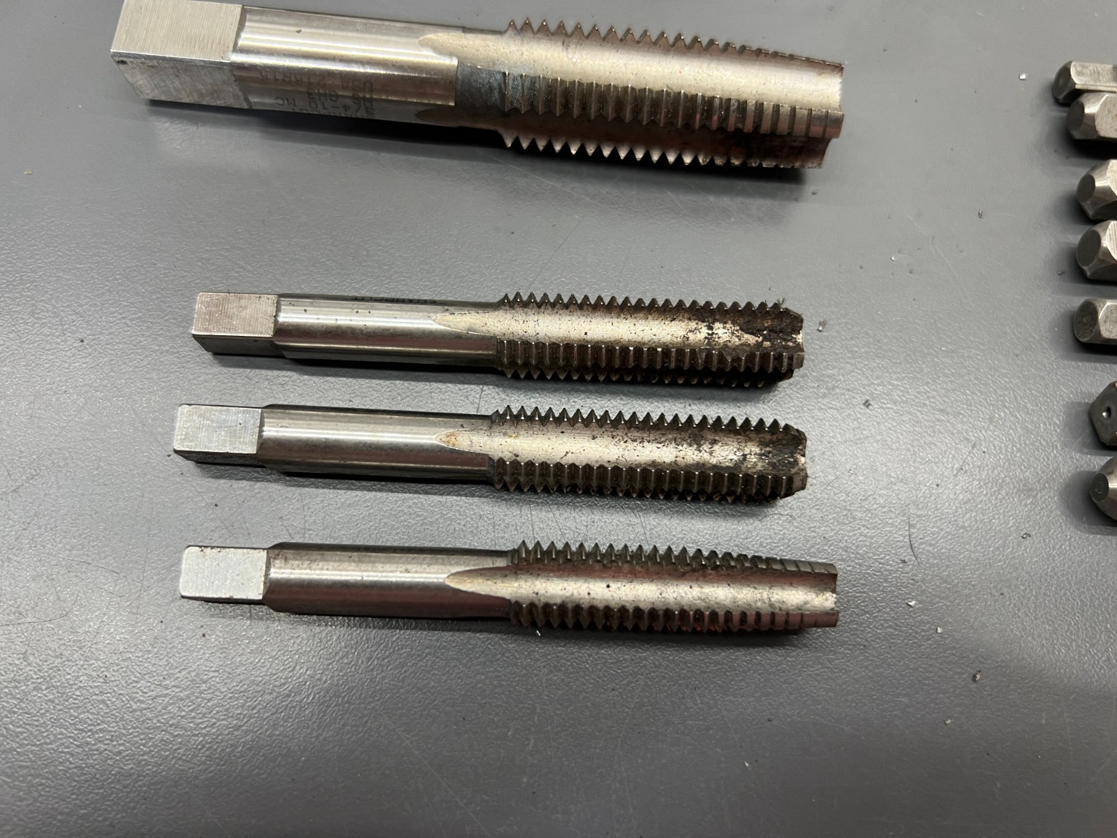 VINTAGE MACHINIST LATHE MILL 48pc TAP SET LOT TAPER PLUG BOTTOM – USA