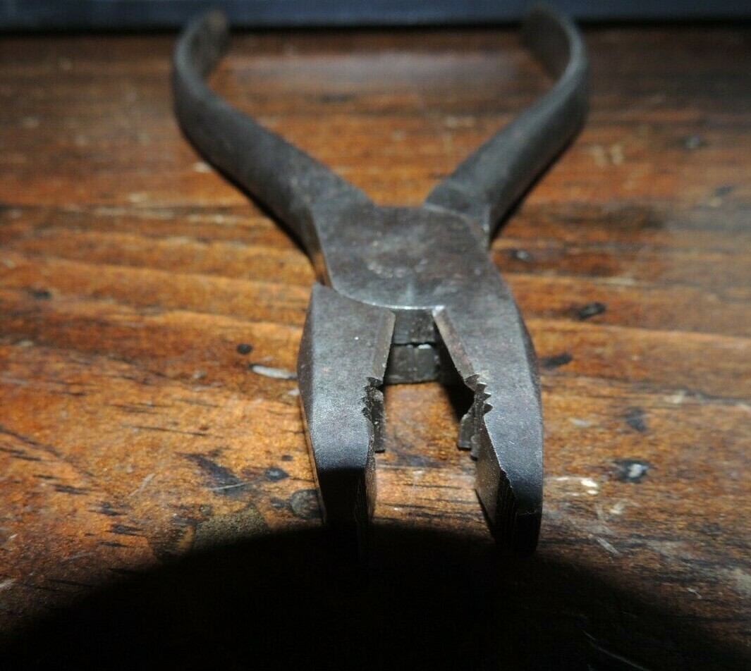5-1/2″ Vintage UDF&T Co Utica Drop Forge & Tool Co. Lineman Pliers, PAT APP FOR