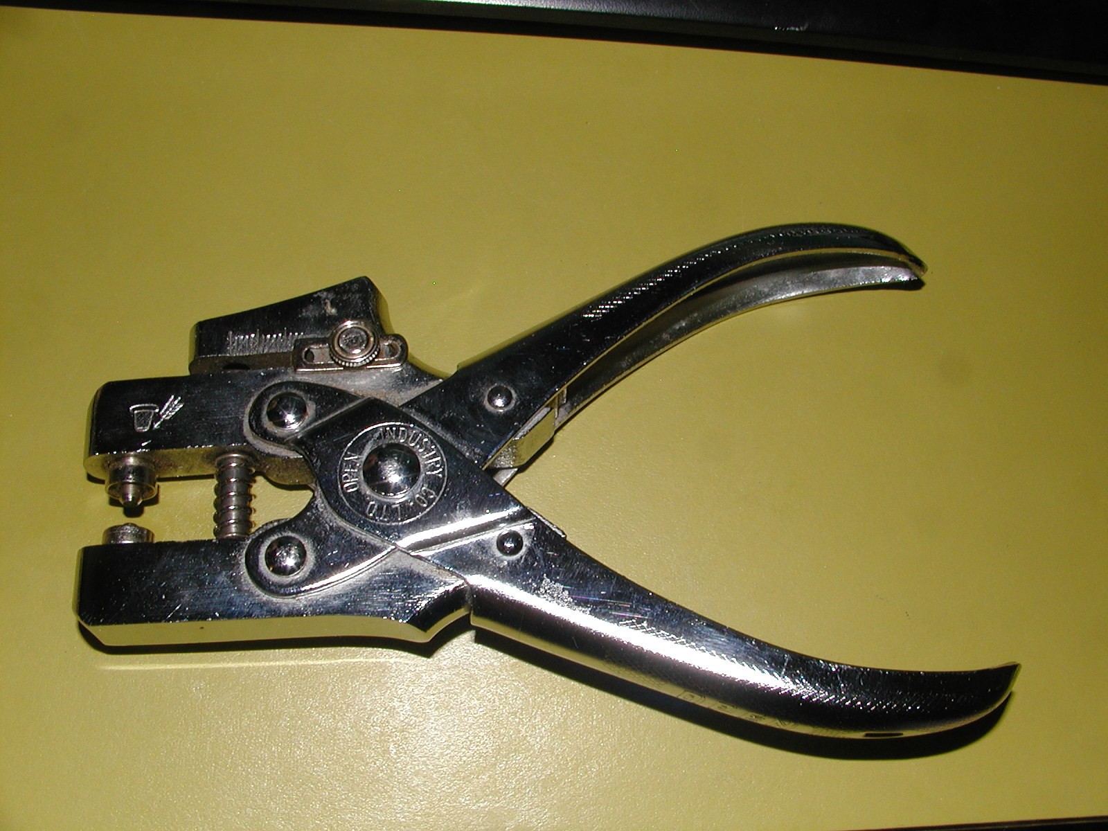 VINTAGE INDUSTRY COMPANY LTD EYELET PLIERS