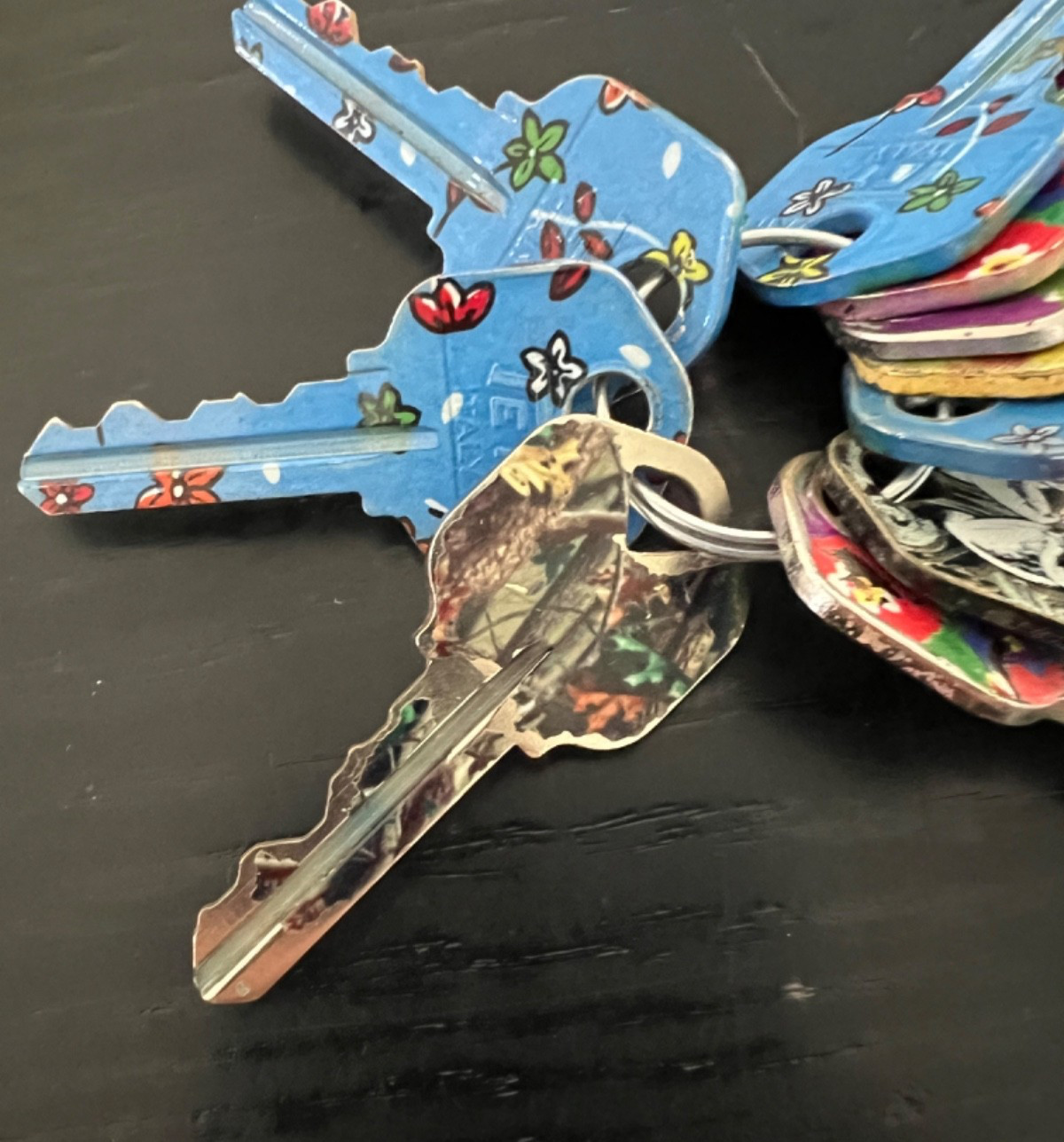 Lot of 10 Patterned Color Keys~Scull, Flowers, TieDye, House, Car, Lock, Crafts!