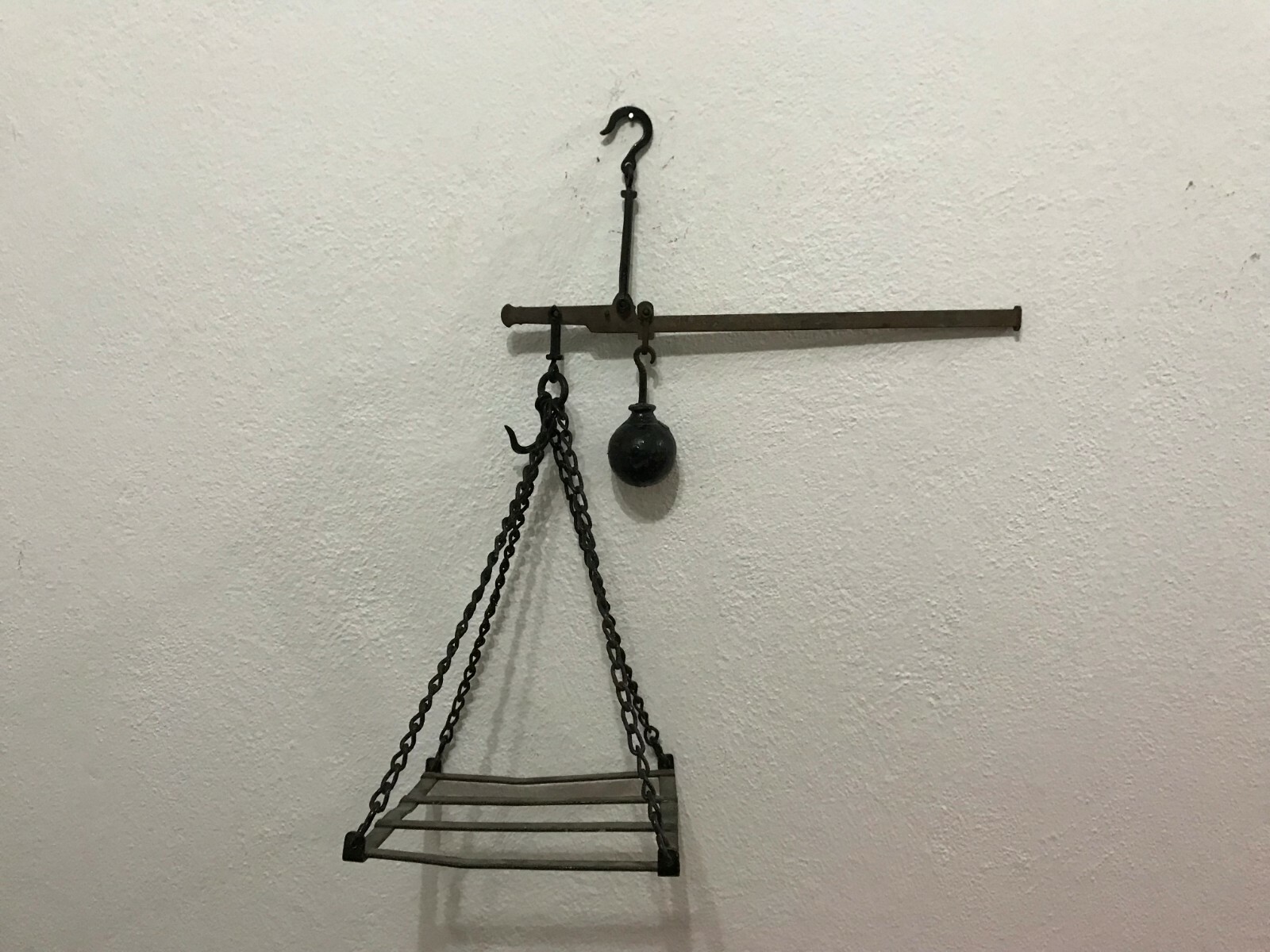 RARE ANTIQUE 1886 IRON SCALE BALANCE 0.5 – 25 KG WEIGHT MECHANICAL WORKING GREAT
