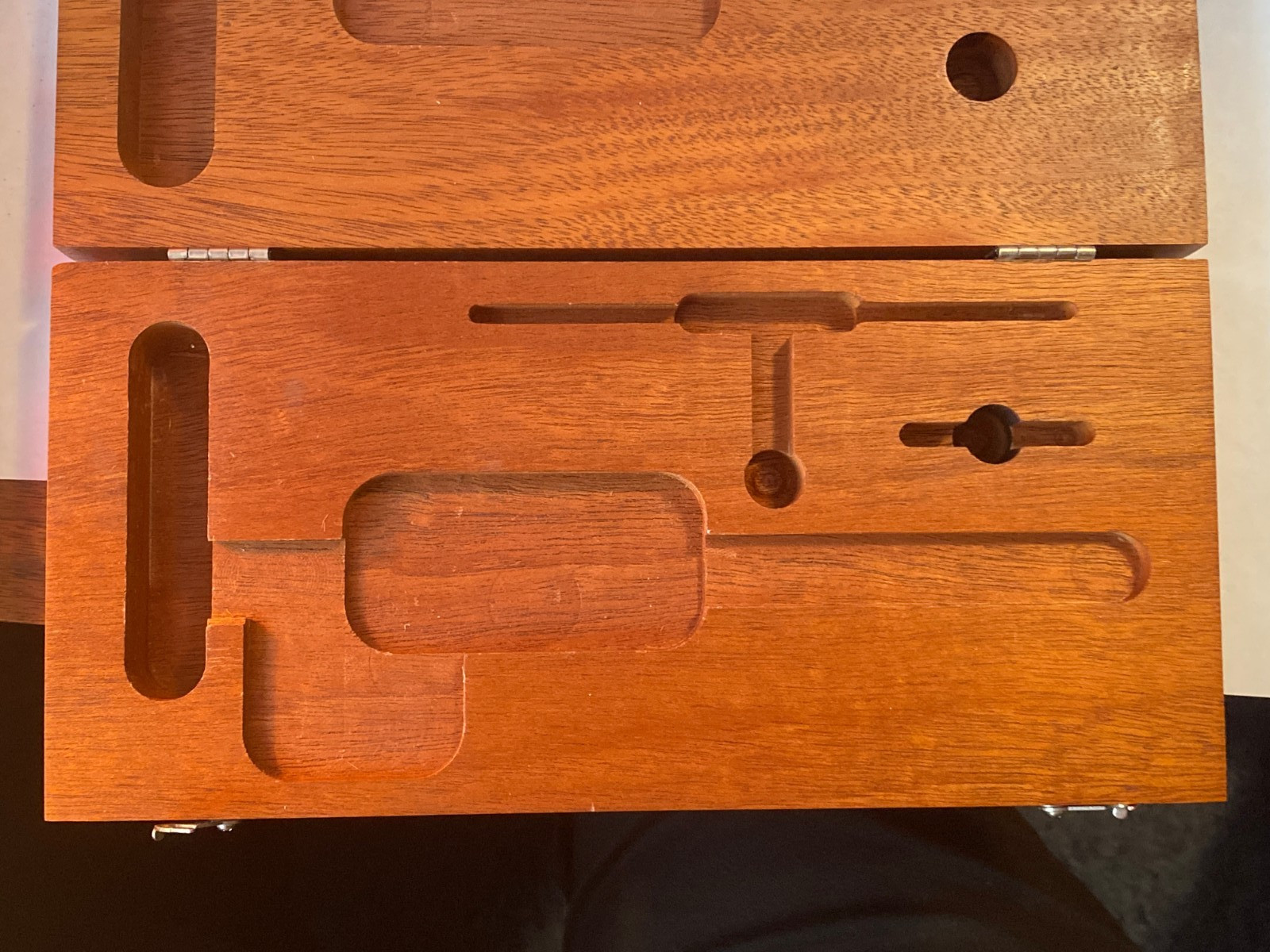 LS Starrett Co. No. 354 7″ Vernier Height gauge with box