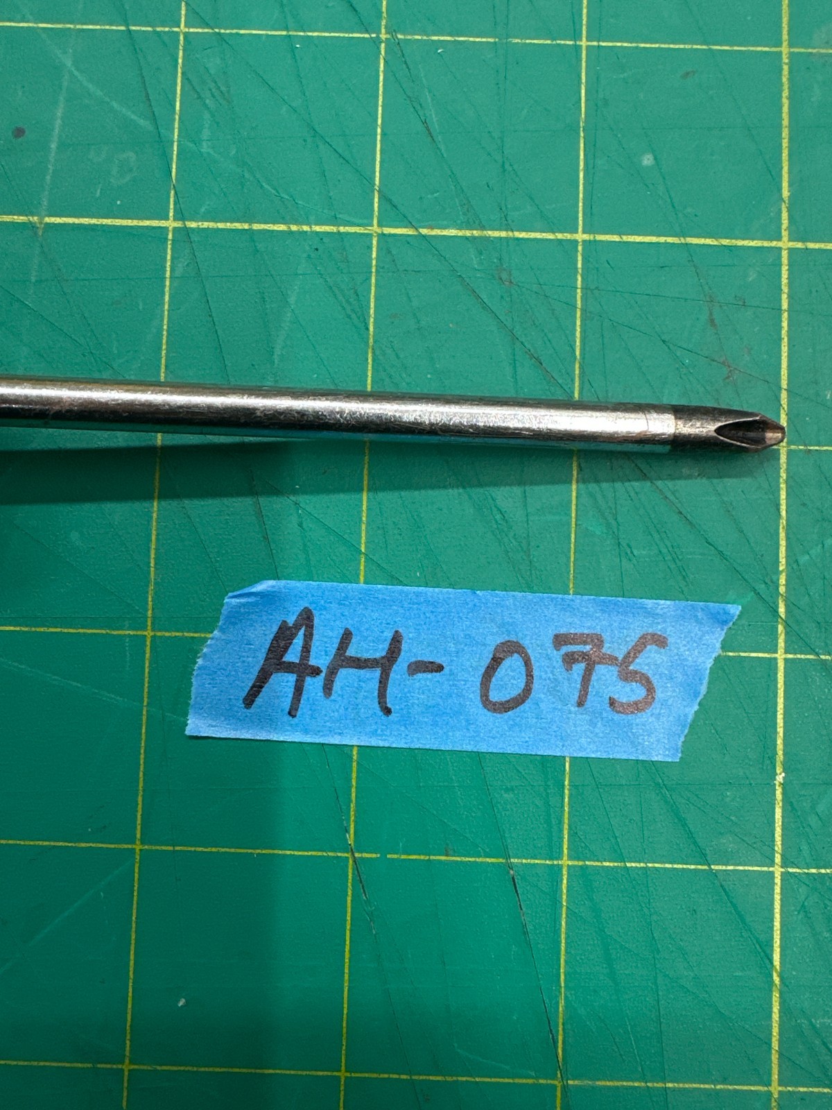 Vintage 8”Long Phillips Head Screwdriver PH2 x 4″Black and Red Cushioned Handle
