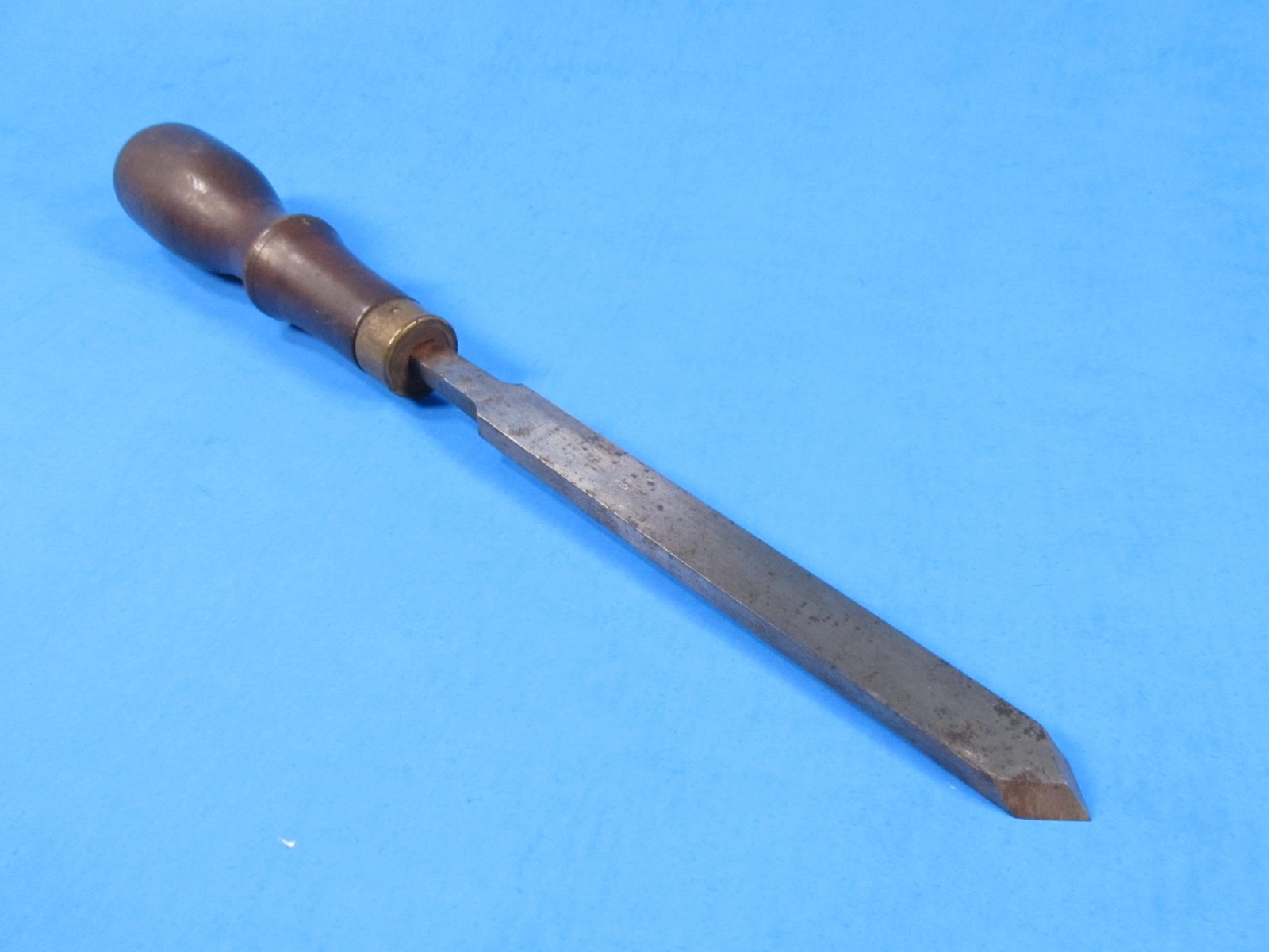 D R Barton V shaped tang style chisel wood lathe parting tool