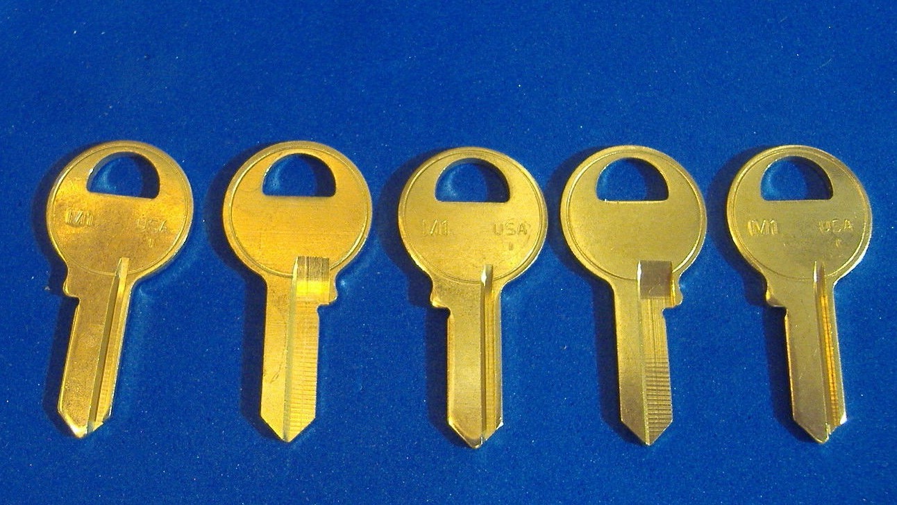LOT OF 35 MOST POPULAR KEY BLANKS HOME AND OFFICE KWIKSET SCHLAGE ARROW YALE USA