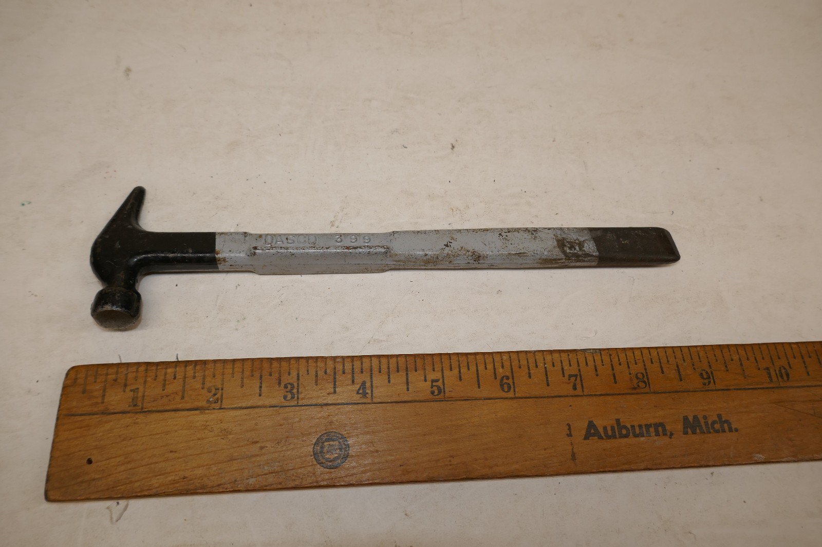 Vintage Hammer Dasco 399 Staple Remover Chisel Crate Farm Fencing Tool