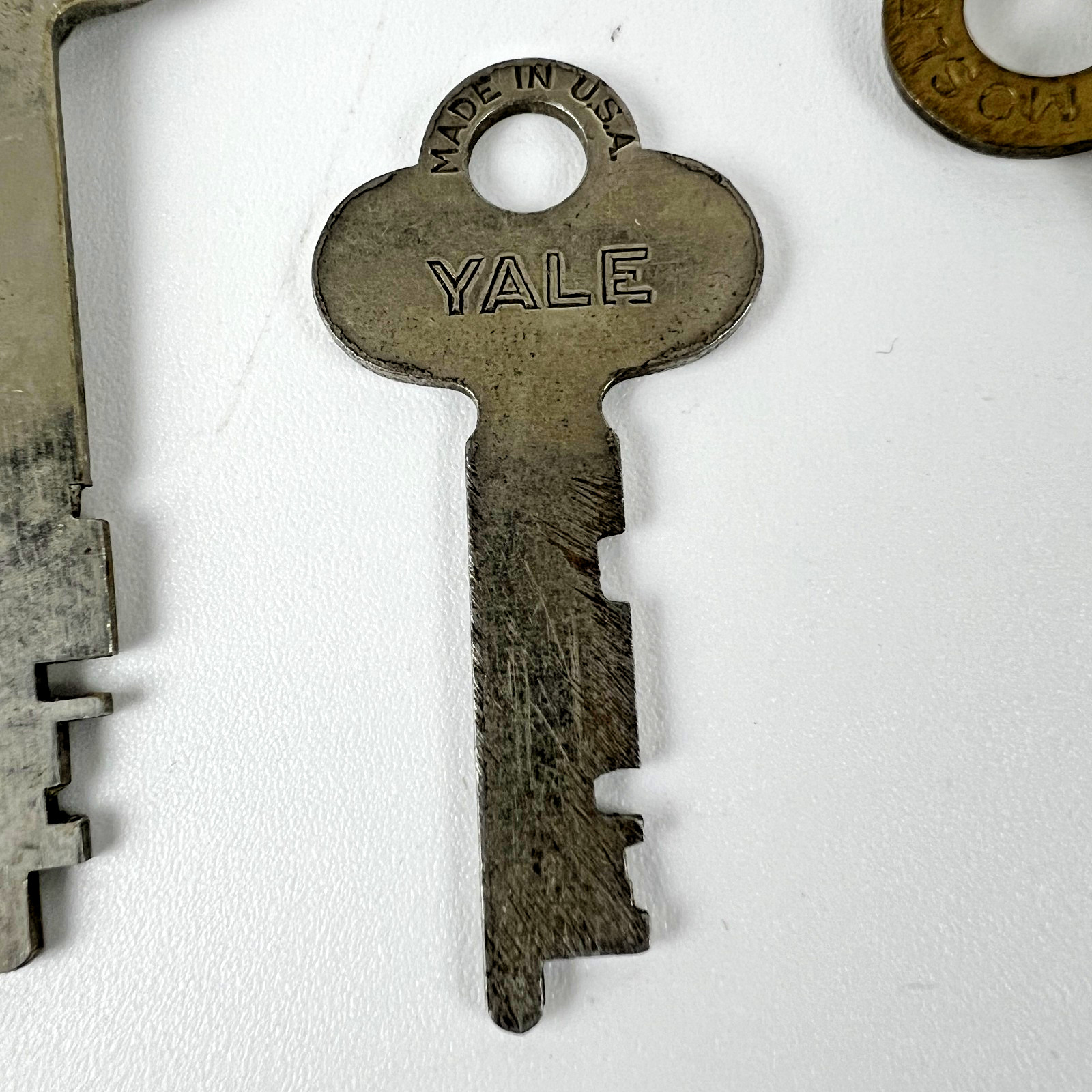 Lot of 95 Vintage Skeleton/Barrel Keys Various Shapes LOT #3 Eagle Codes? X101
