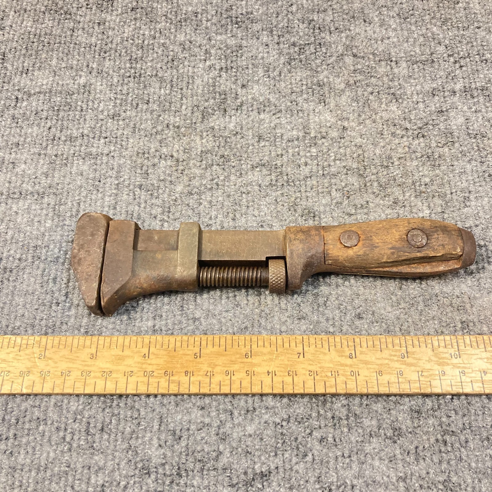 Vintage P S & W Co. Stronghold Wrench Monkey Pipe 8″ Smooth Jaw Wood Handle USA