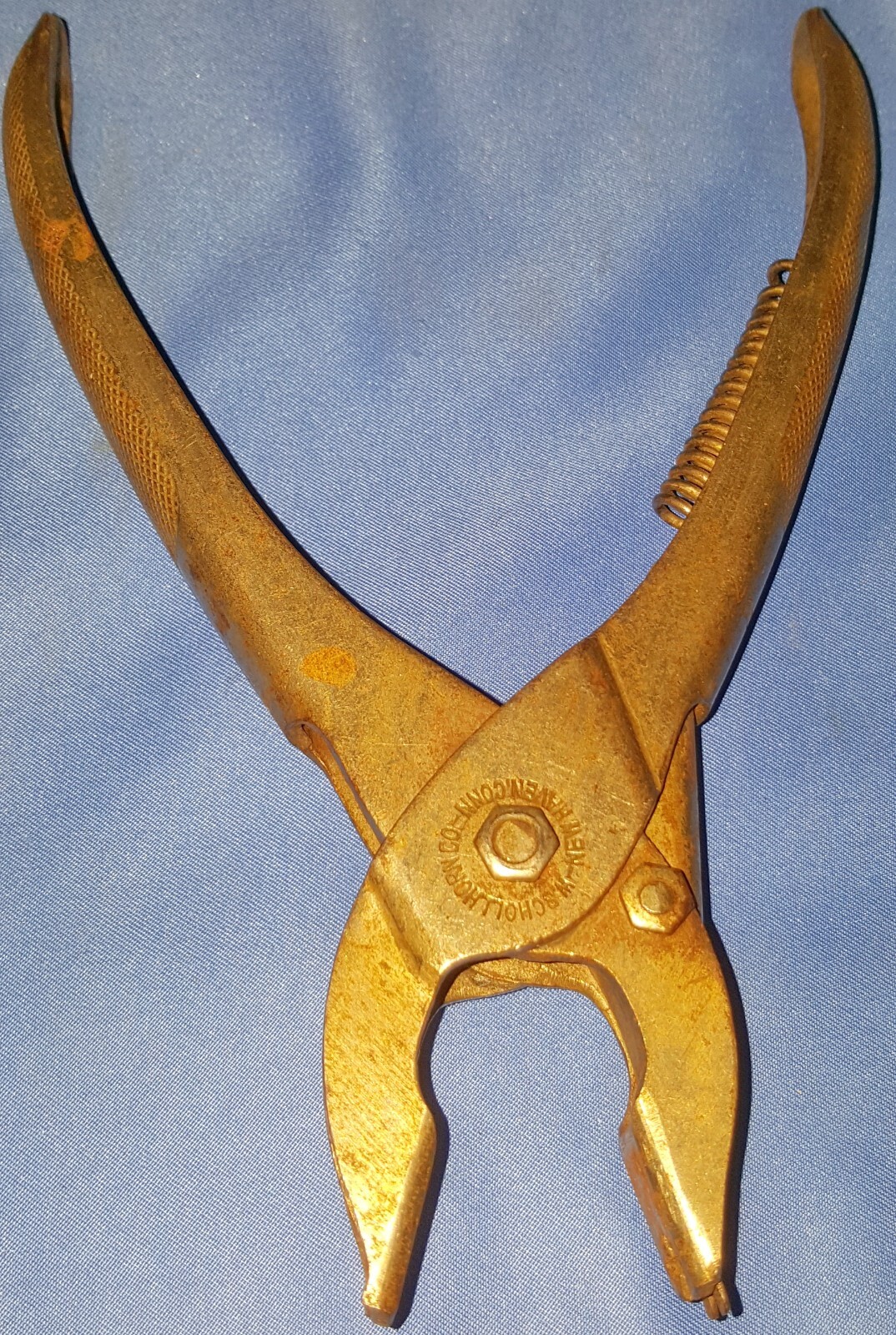 W. Schollhorn Co Bernard’s Paragon Shoe Button Eyelet Pliers – Pat Mar 17 1914