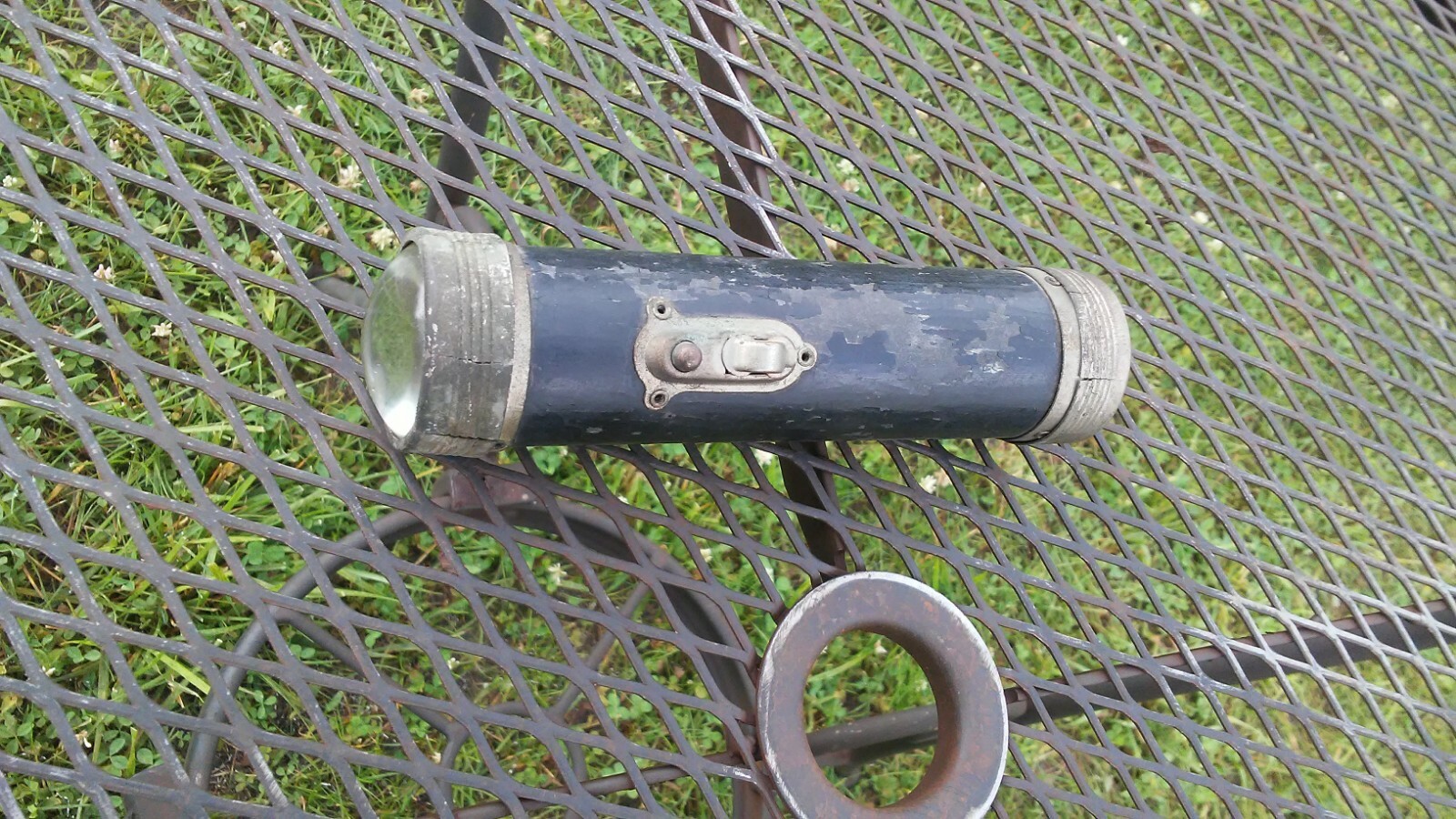 vintage uneedit flashlight 7 inches