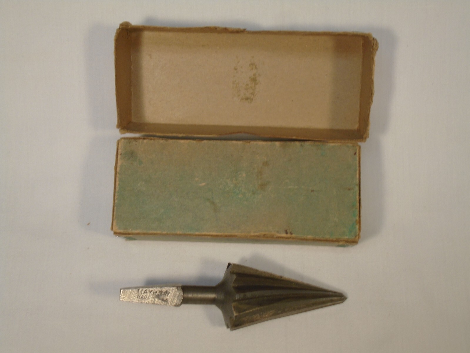MAYHEW #384 4 1/4″ LONG SPIRAL PIPE BURRING REAMER NOS EXCELLENT IN BOX