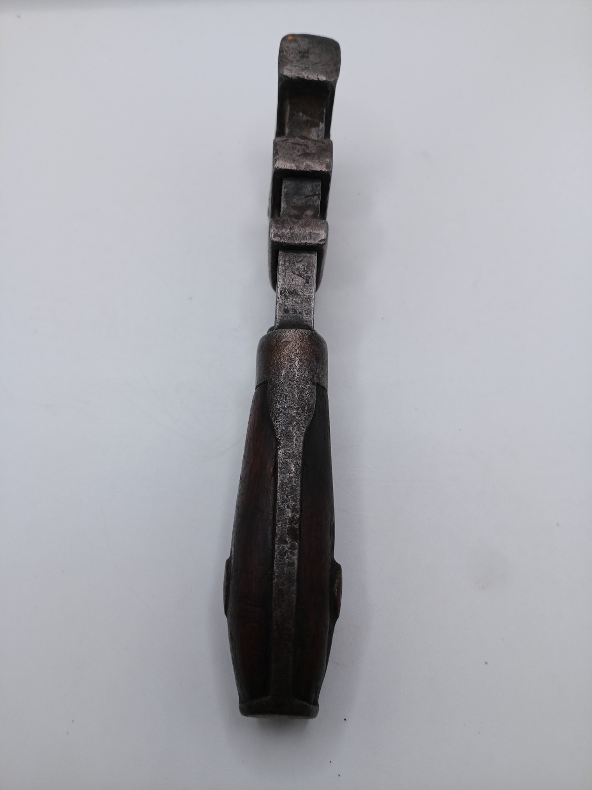 Antique L. COES WRENCH CO. Monkey Wrench Split Wood Handle Worcester Mass 6½”