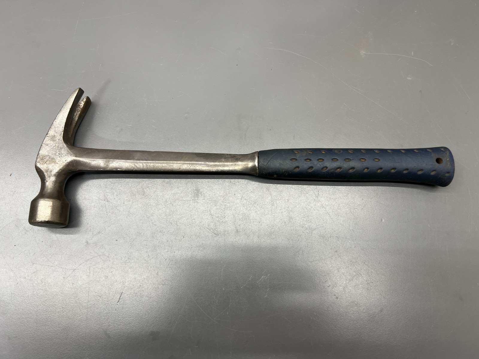 (H1) VINTAGE ESTWING E3-28 FRAMING HAMMER – 28OZ 16″ NYLON GRIP – VGC – USA