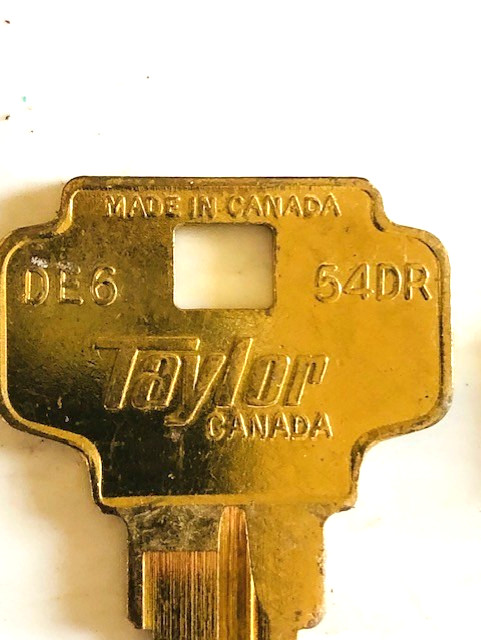 Lot 22 Taylor Brass Key Blanks DE6 54DR