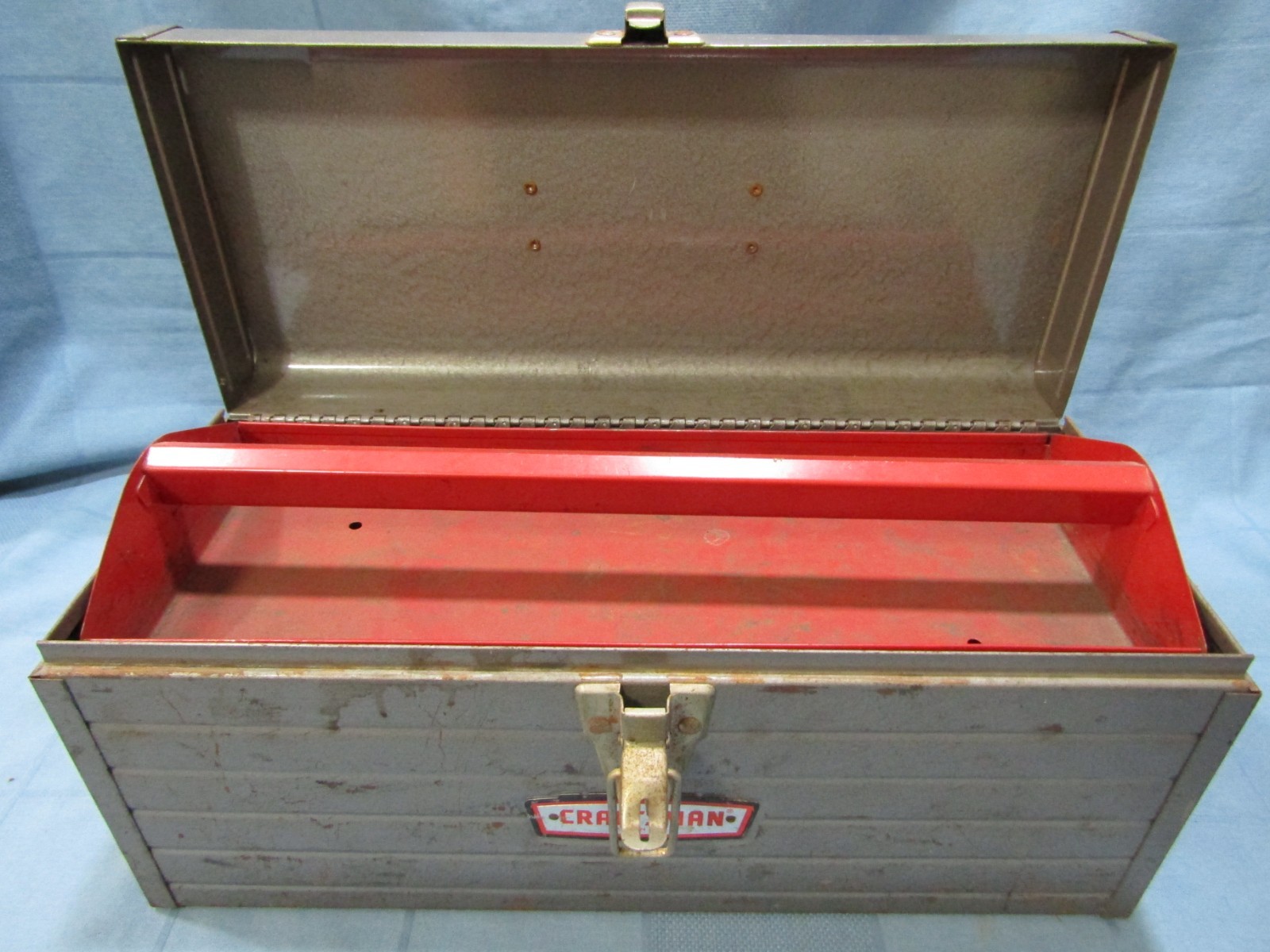 Vtg CRAFTSMAN METAL TOOL BOX 16 3/4″ x 6 7/8″ x 7 1/2″- w/ Red TRAY