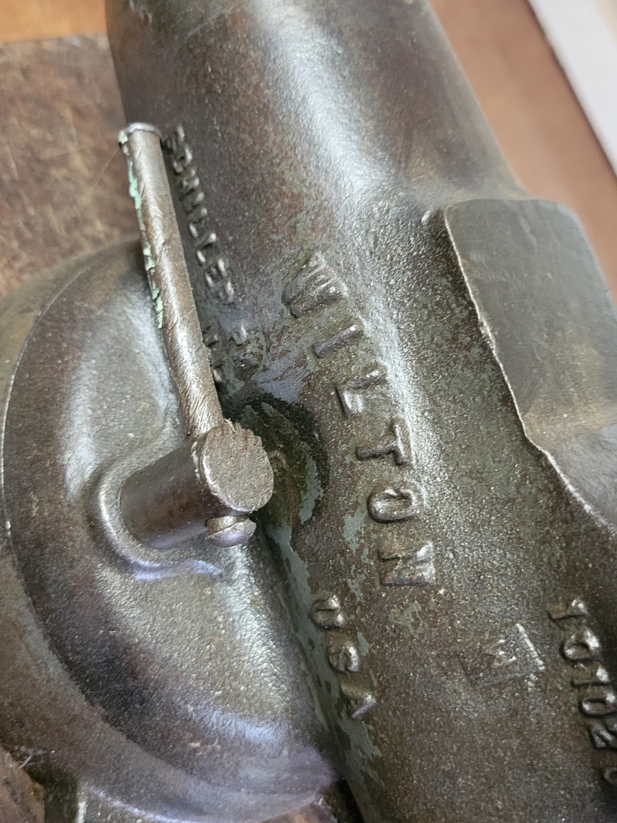 Wilton Bullet Vise, Swivel Base, 3 1/3″ Jaws, Schiller Park