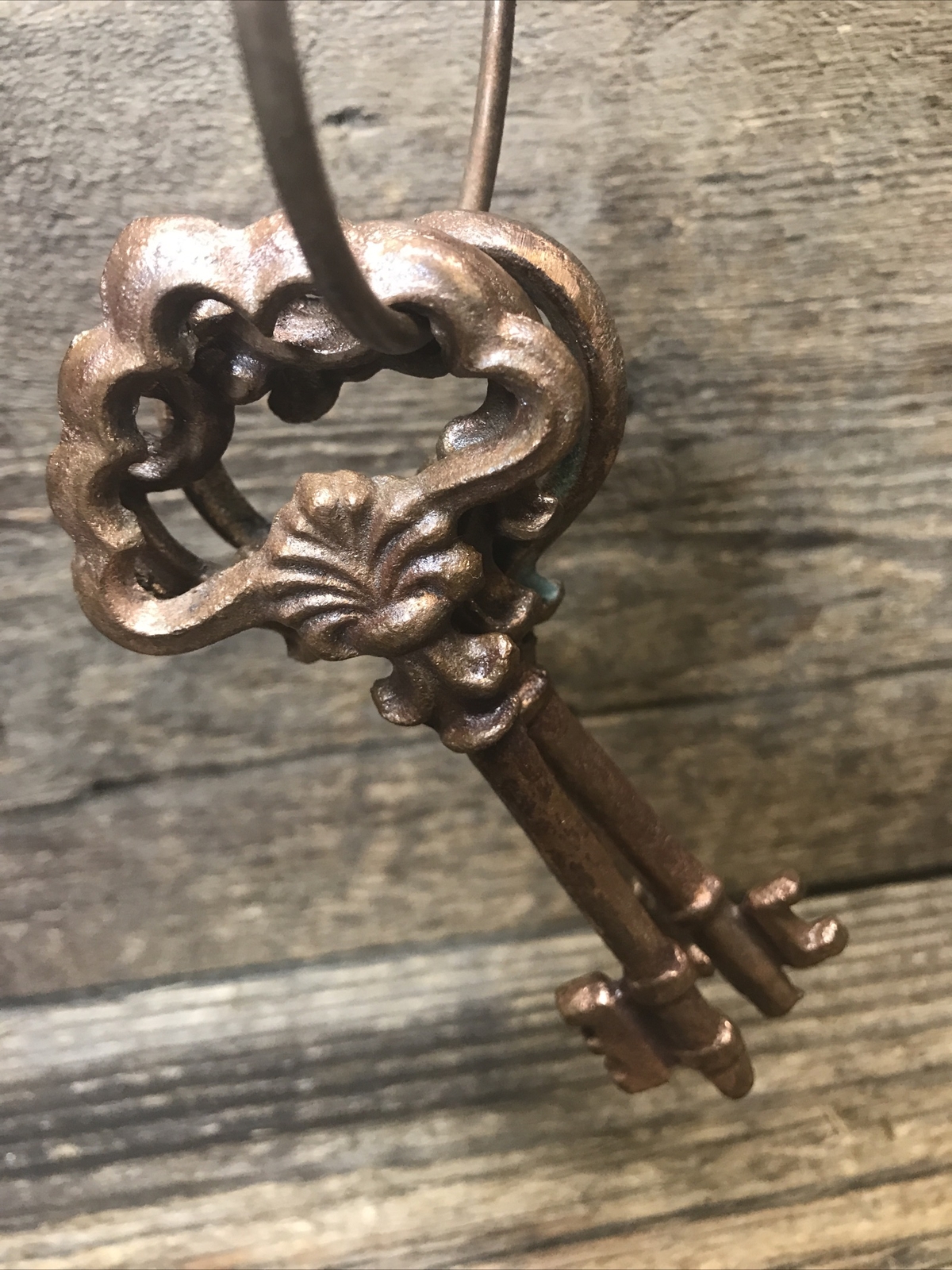 3 Shabby Chic Decorative Metal Skeleton Keys Key Ring Oversize Copper Decor